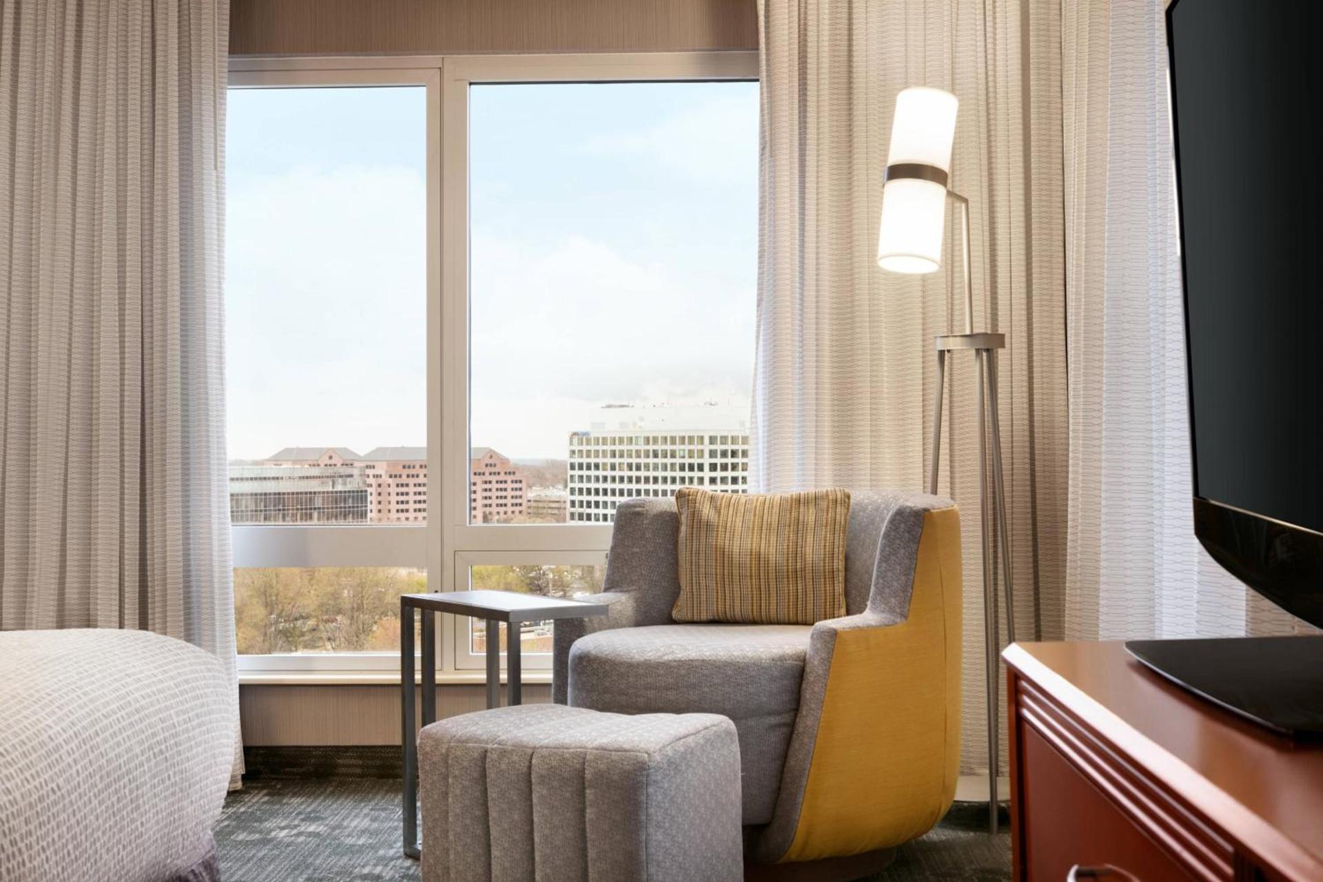 Courtyard by Marriott Tysons McLean photo 6