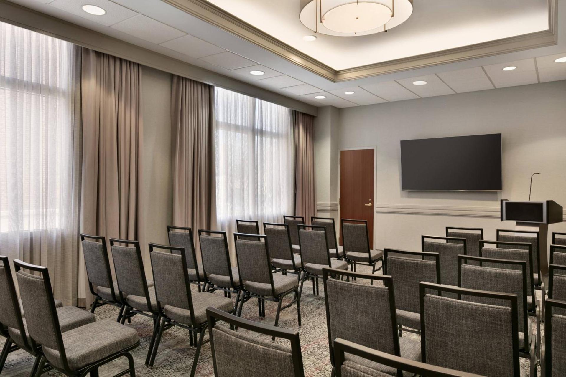 Courtyard by Marriott Tysons McLean photo 28