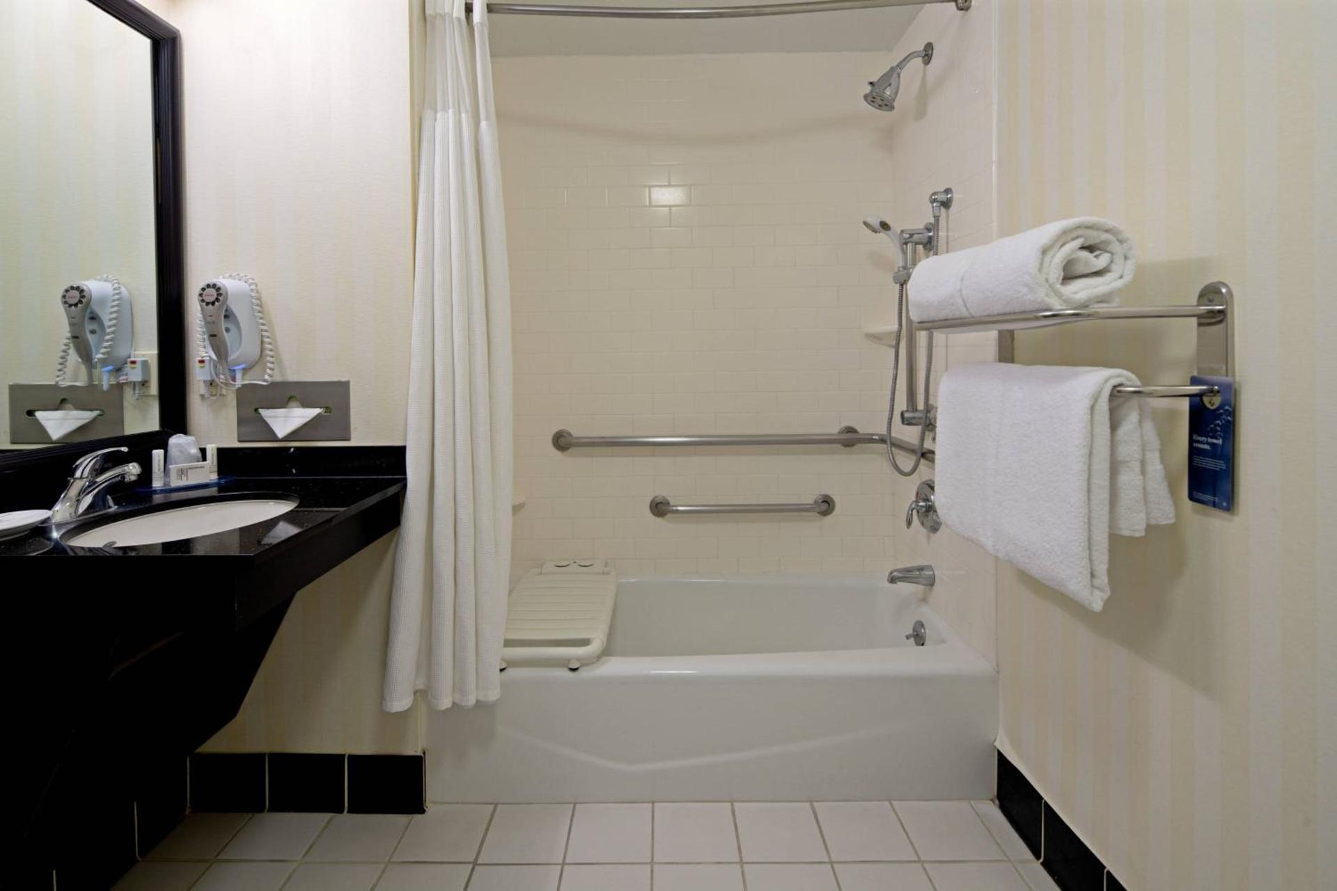 Fairfield Inn and Suites Turlock photo 9