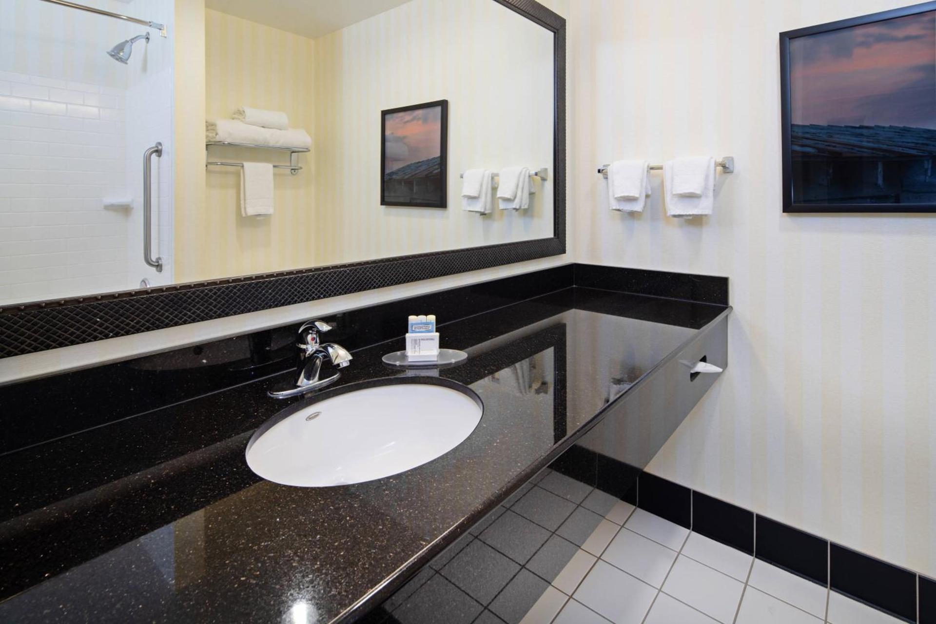 Fairfield Inn & Suites Seattle Bremerton photo 11