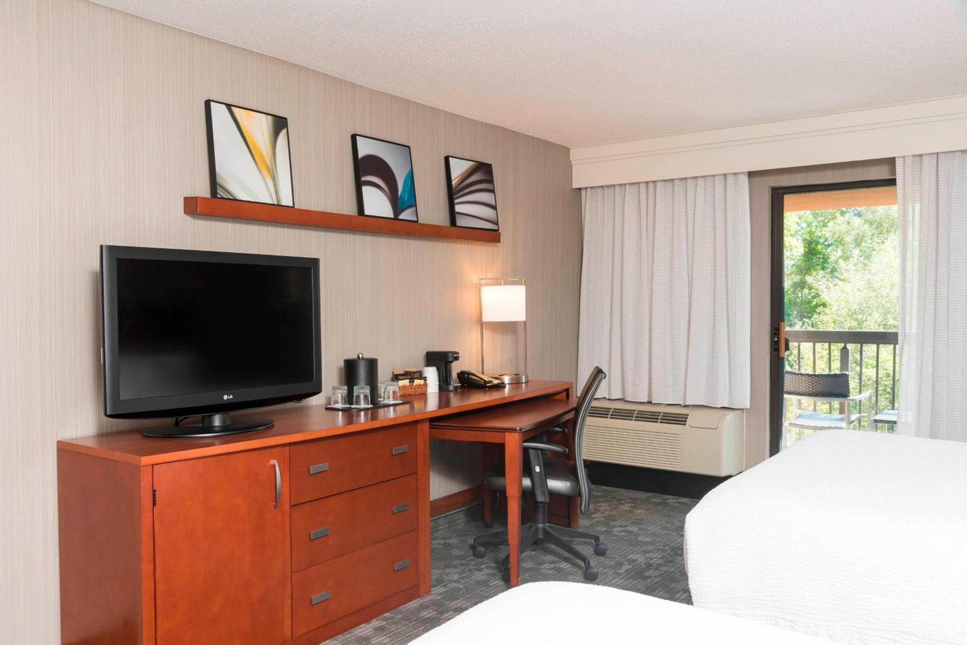 Courtyard by Marriott Traverse City photo 6