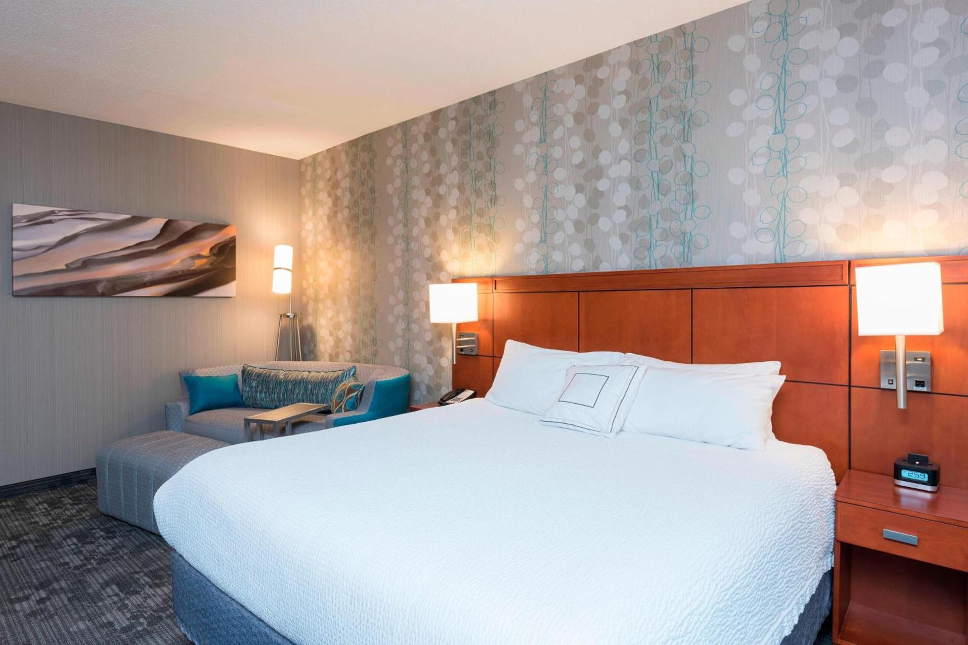 Courtyard by Marriott Traverse City photo 8