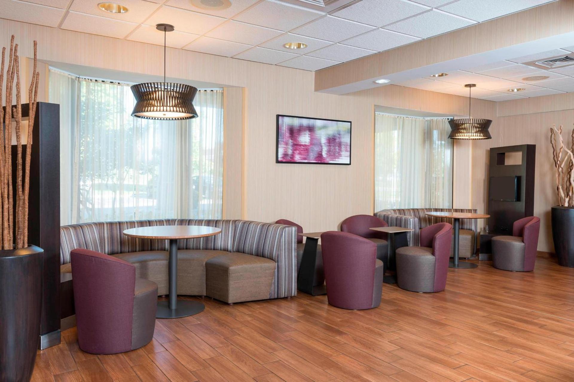 Courtyard by Marriott Traverse City photo 17