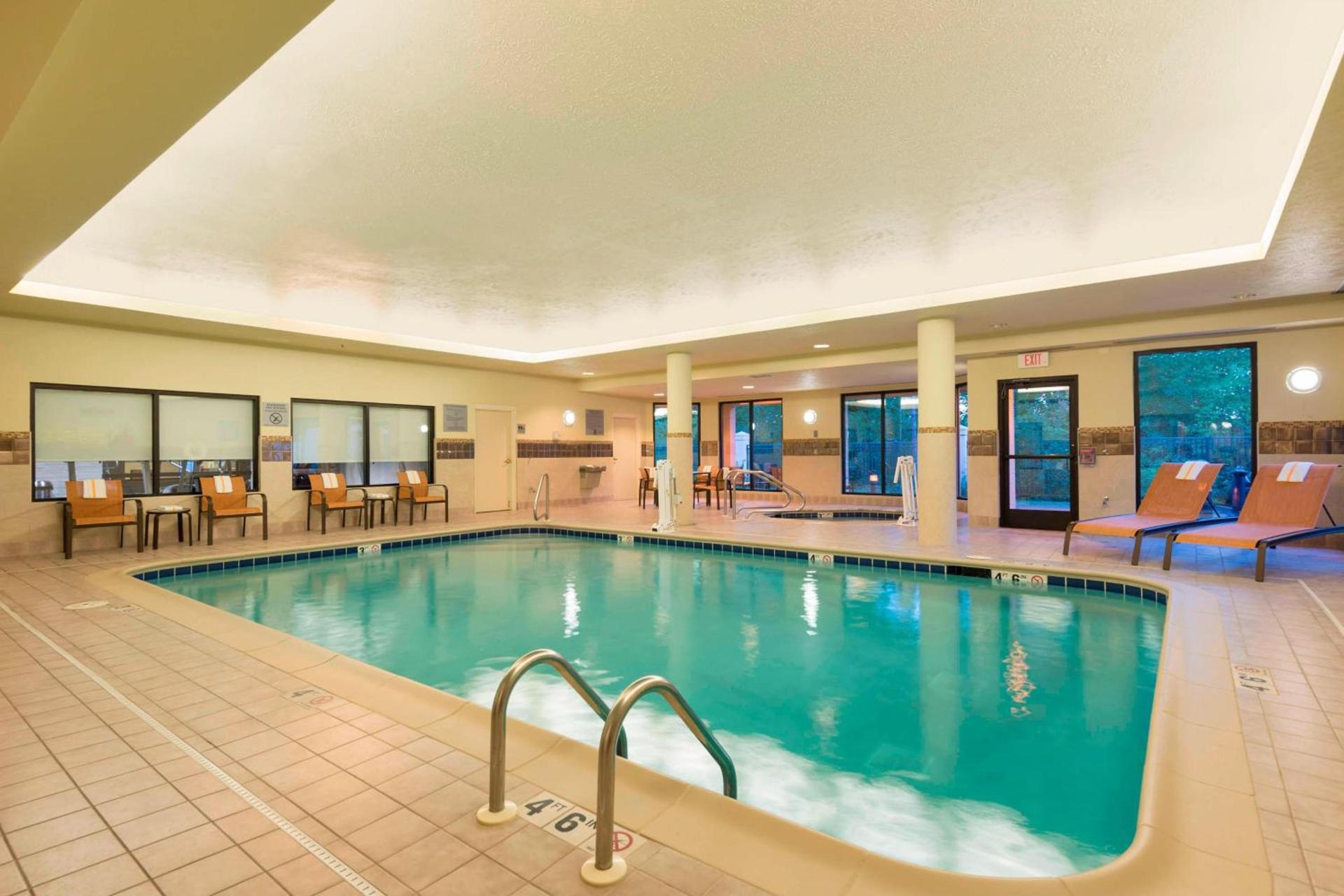 Courtyard by Marriott Traverse City photo 27