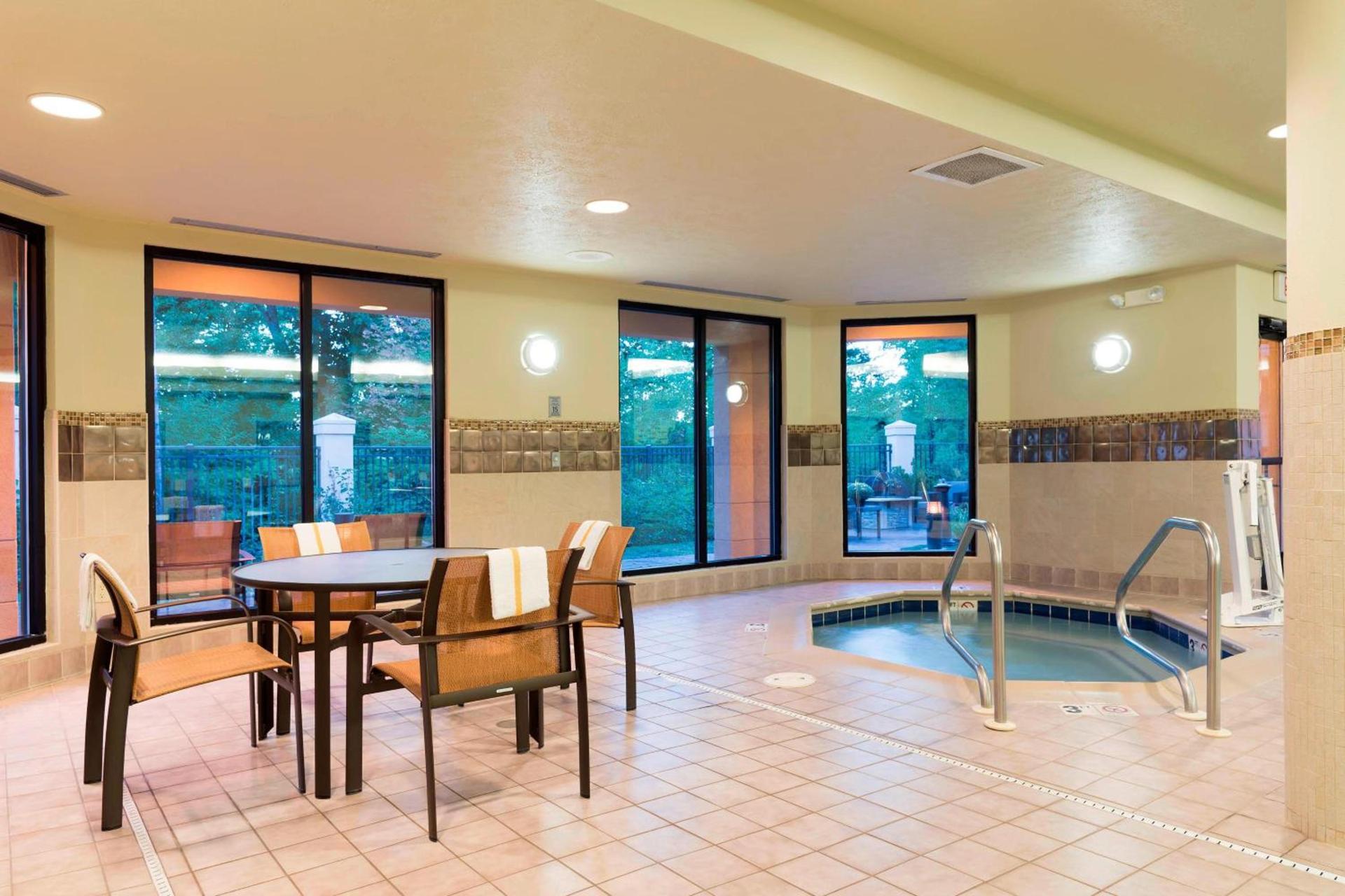 Courtyard by Marriott Traverse City photo 28