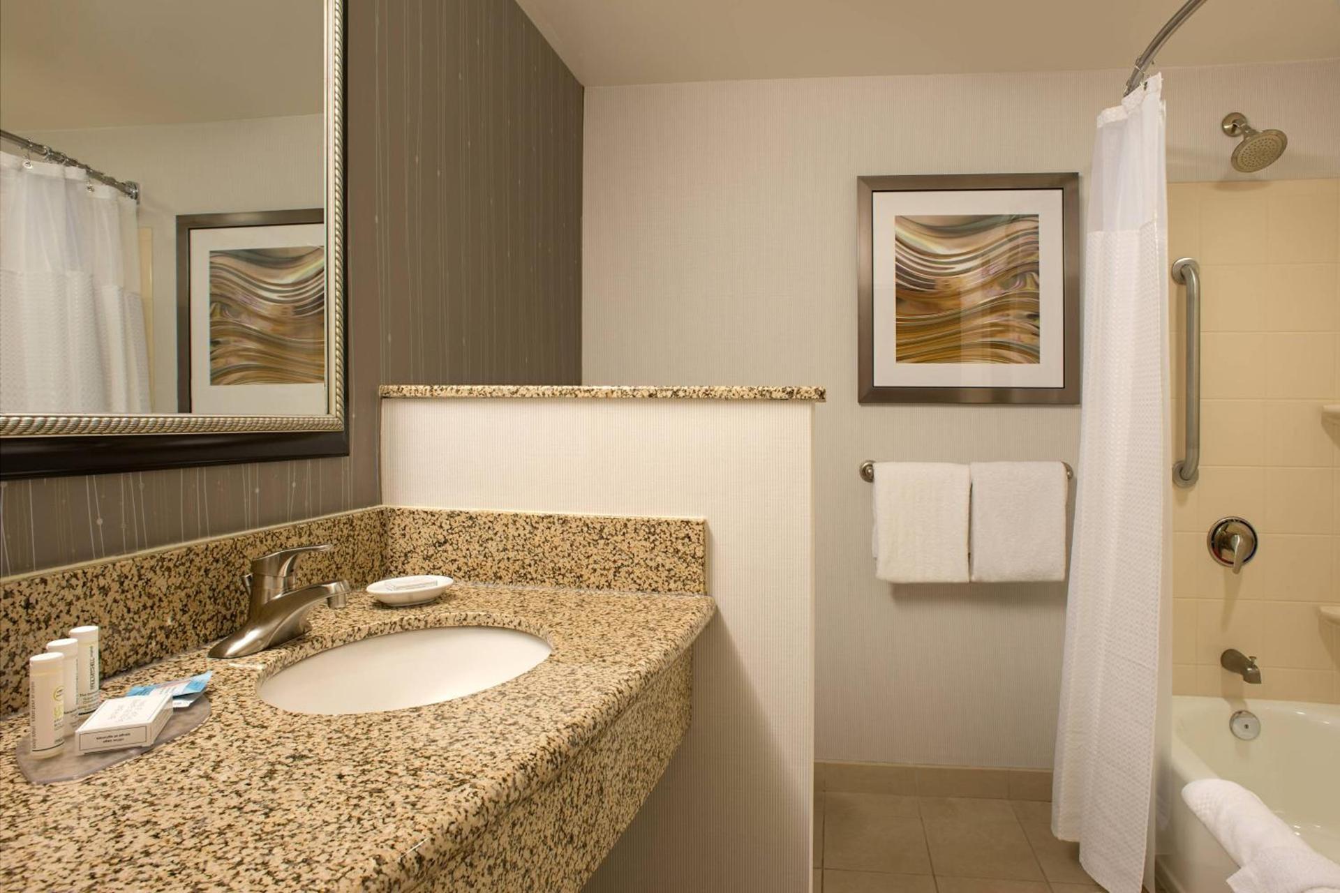 Courtyard by Marriott Hanover Lebanon photo 8