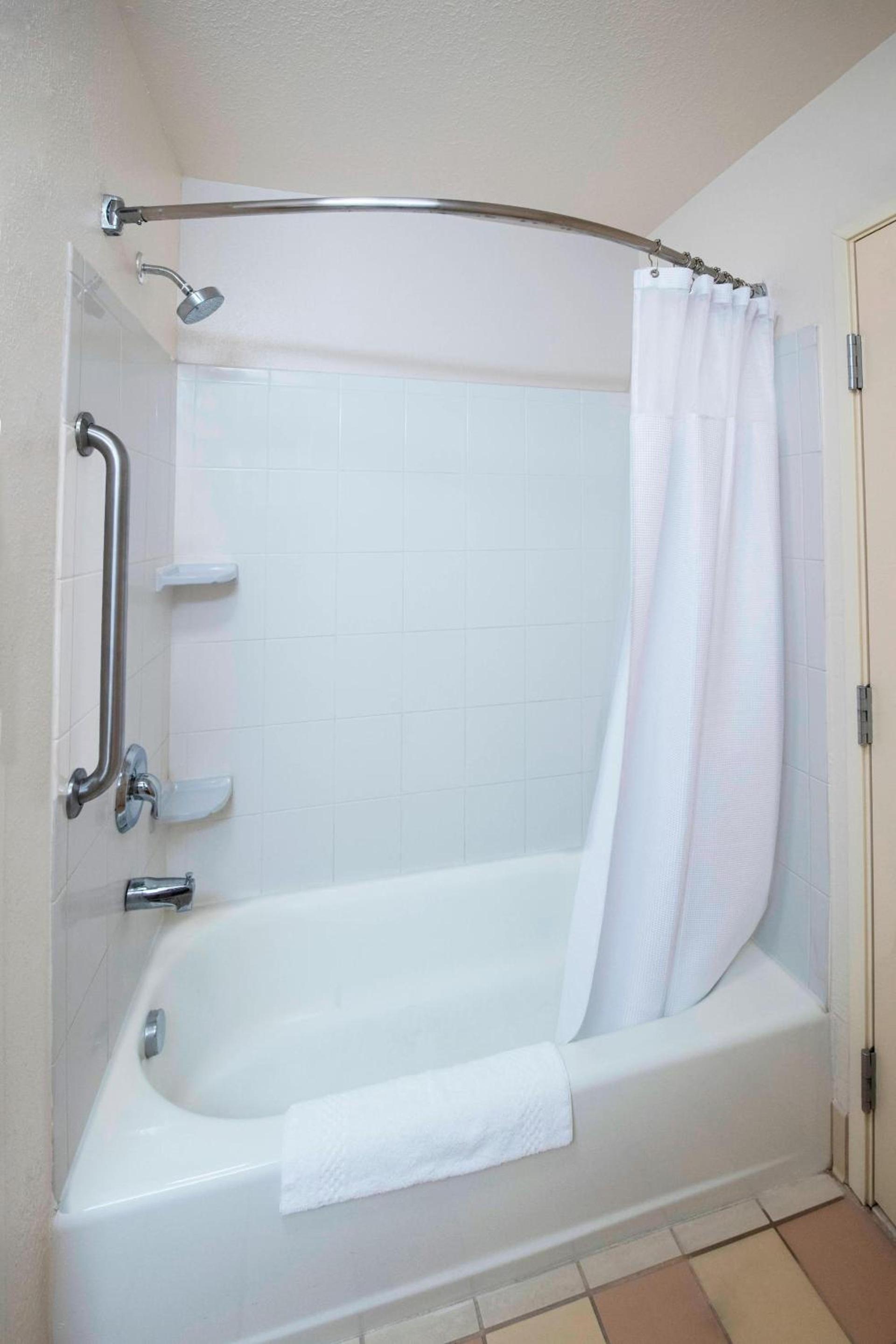 Fairfield Inn & Suites Marianna photo 12