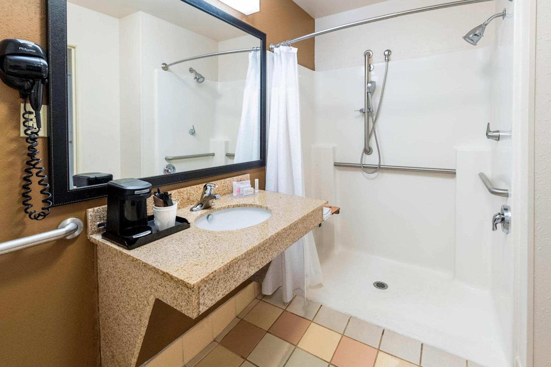 Fairfield Inn & Suites Marianna photo 13