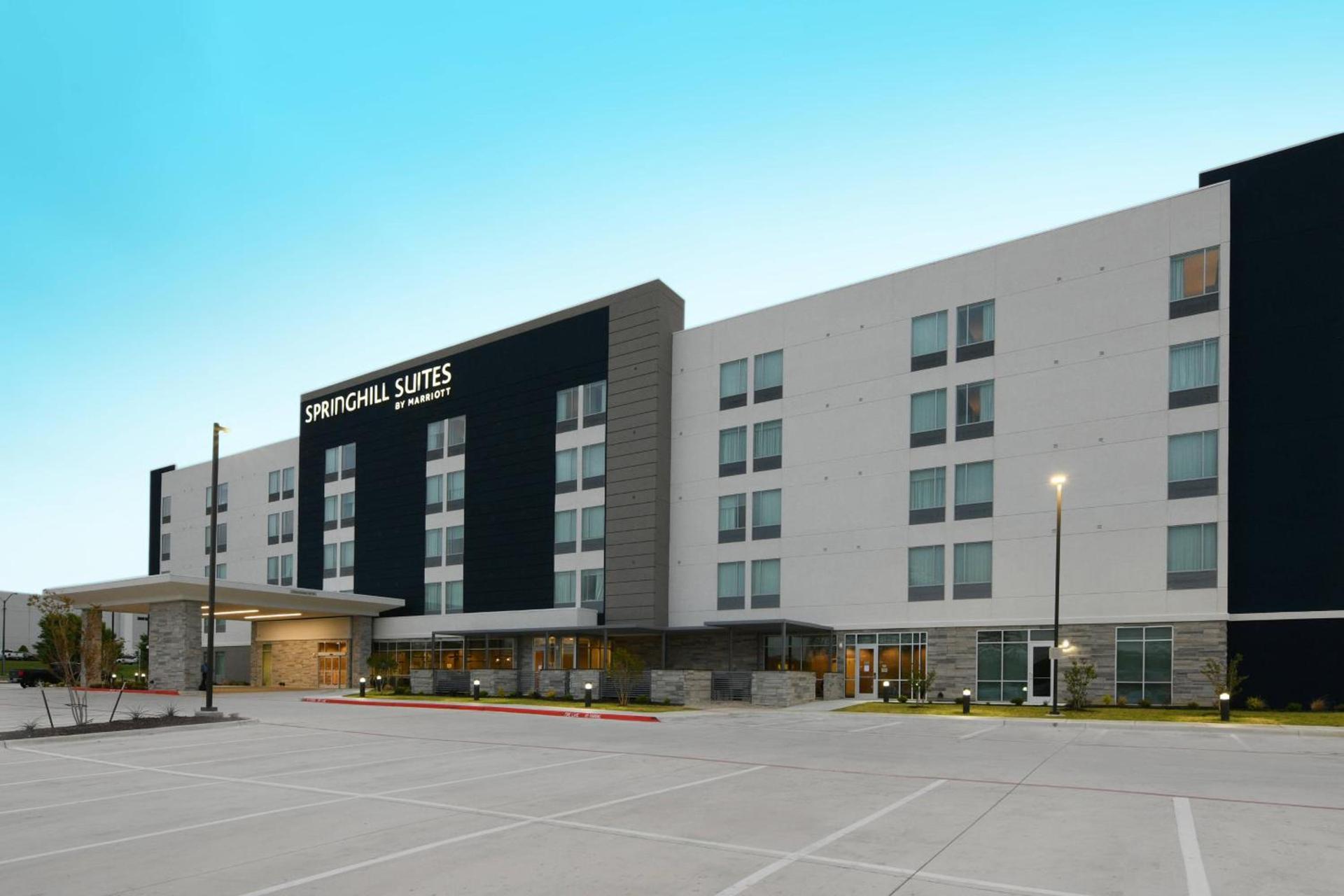SpringHill Suites Dallas DFW Airport South/CentrePort photo 1