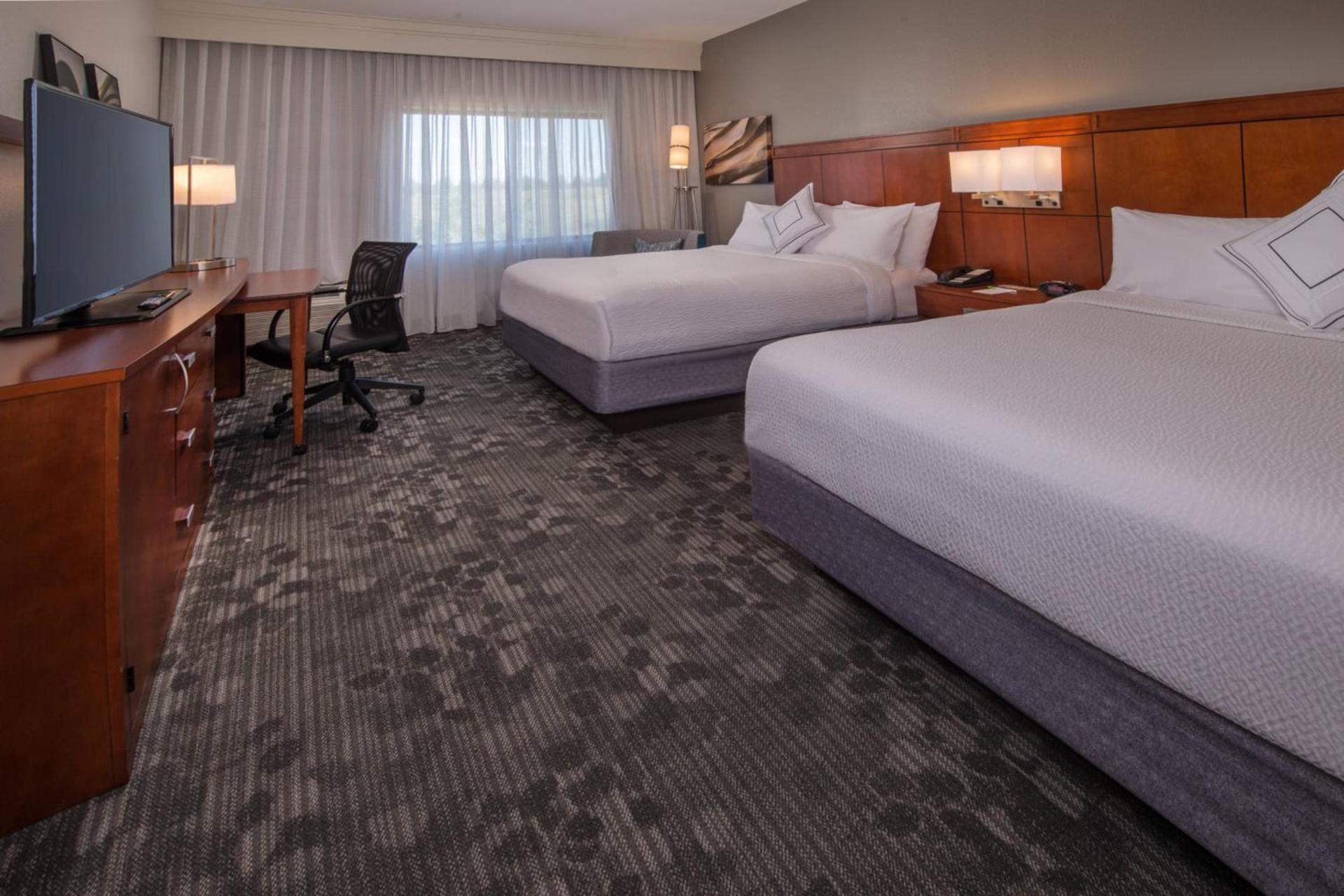 Courtyard by Marriott Dulles Town Center photo 4