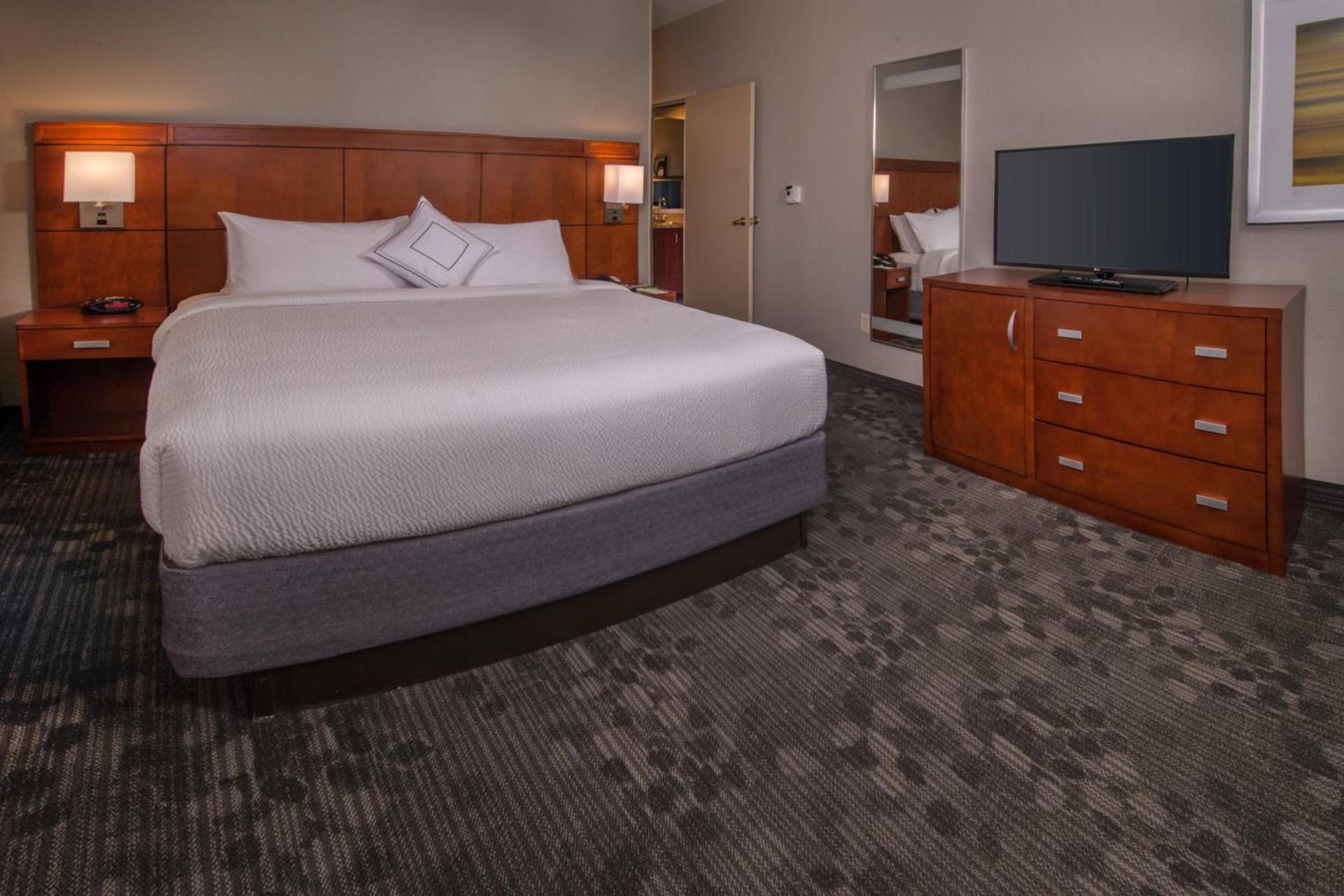 Courtyard by Marriott Dulles Town Center photo 10