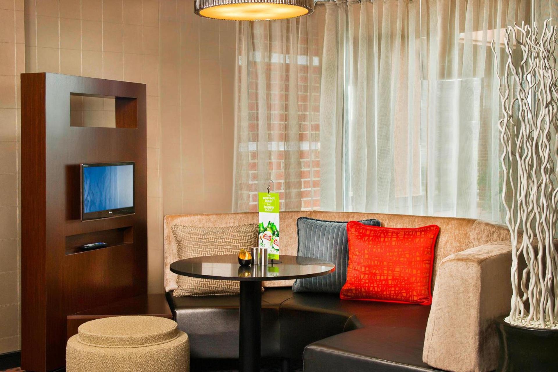Courtyard by Marriott Dulles Town Center photo 18