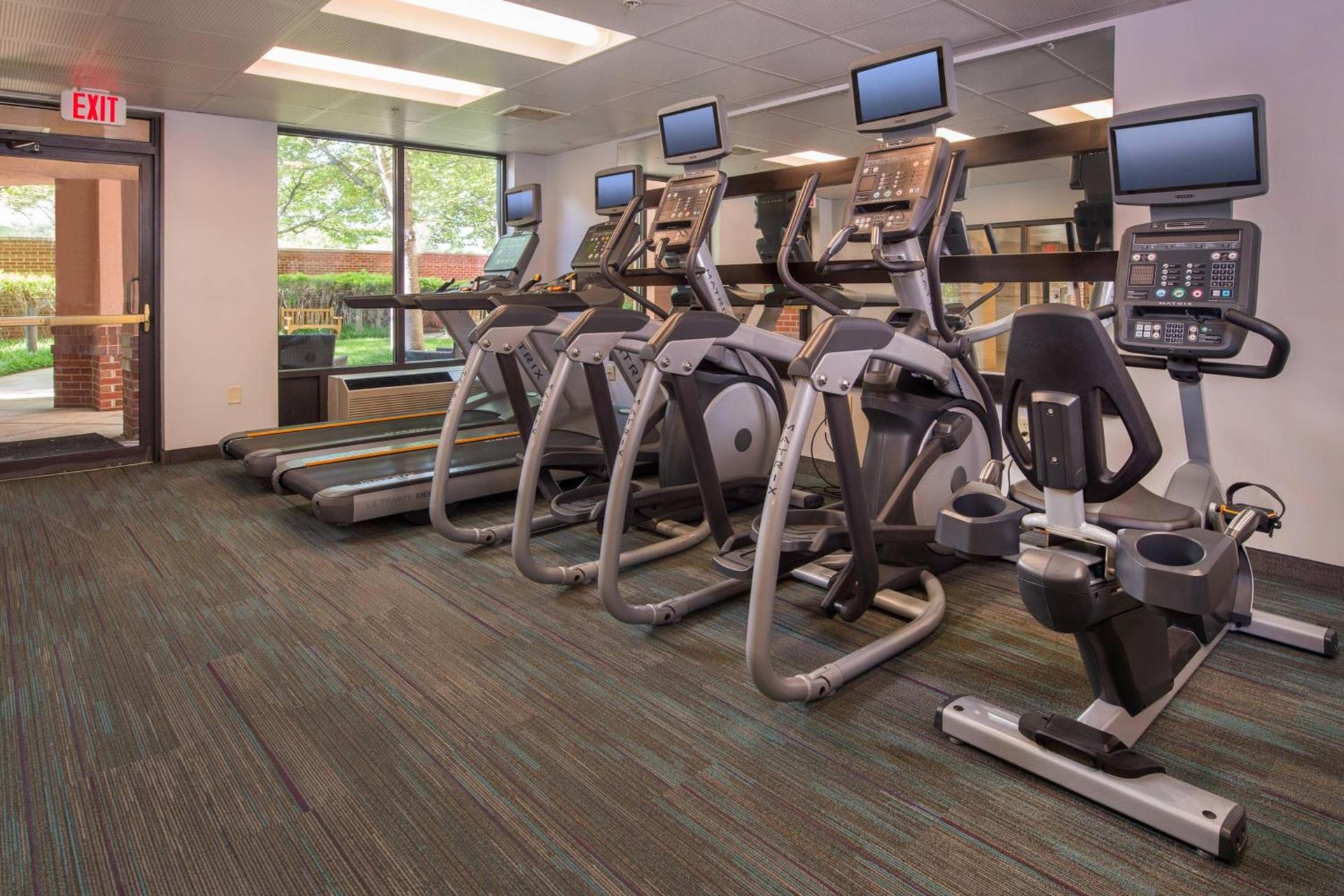 Courtyard by Marriott Dulles Town Center photo 29