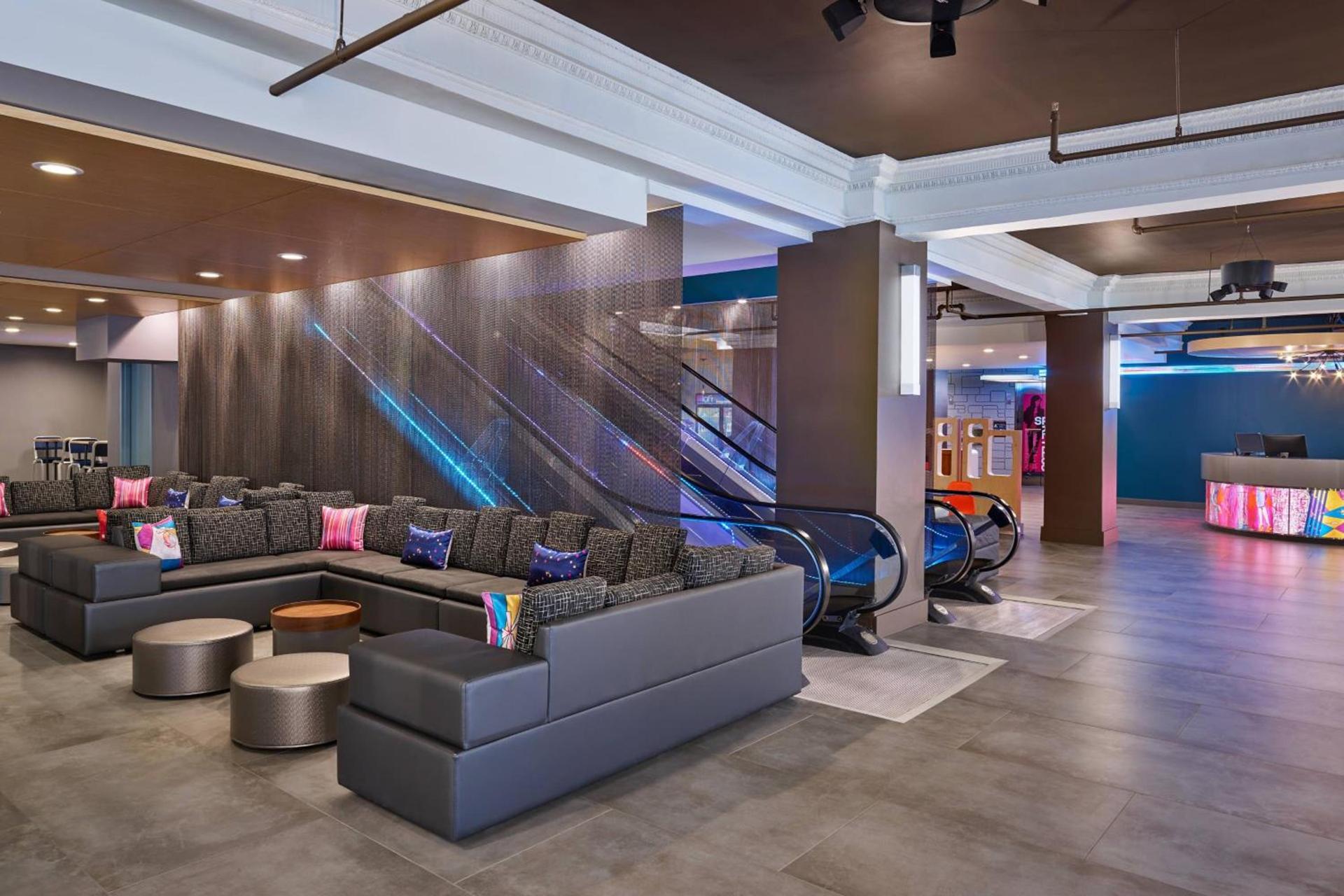 Aloft by Marriott Houston Downtown photo 6
