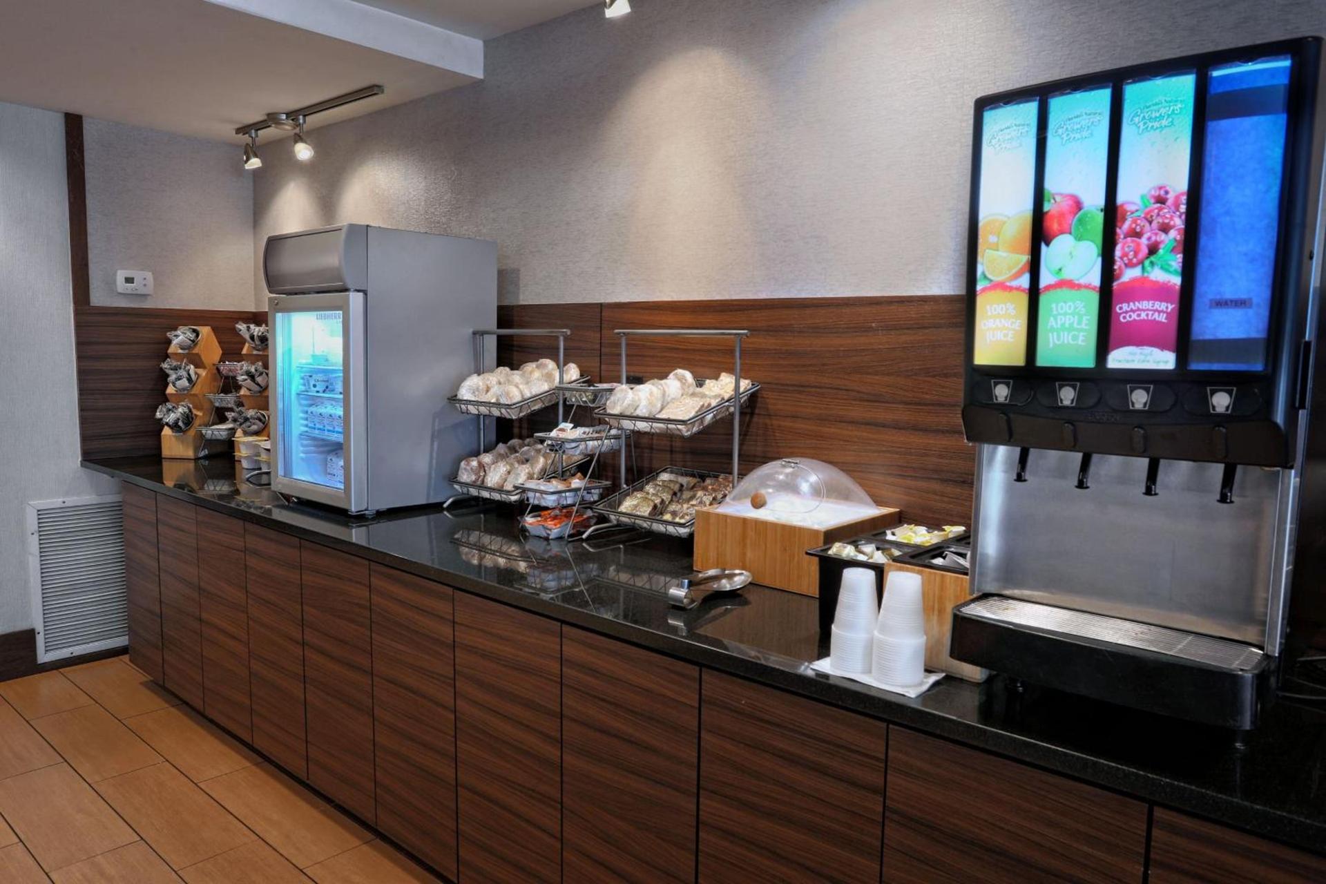 Fairfield Inn & Suites by Marriott Charleston North/Ashley Phosphate photo 25