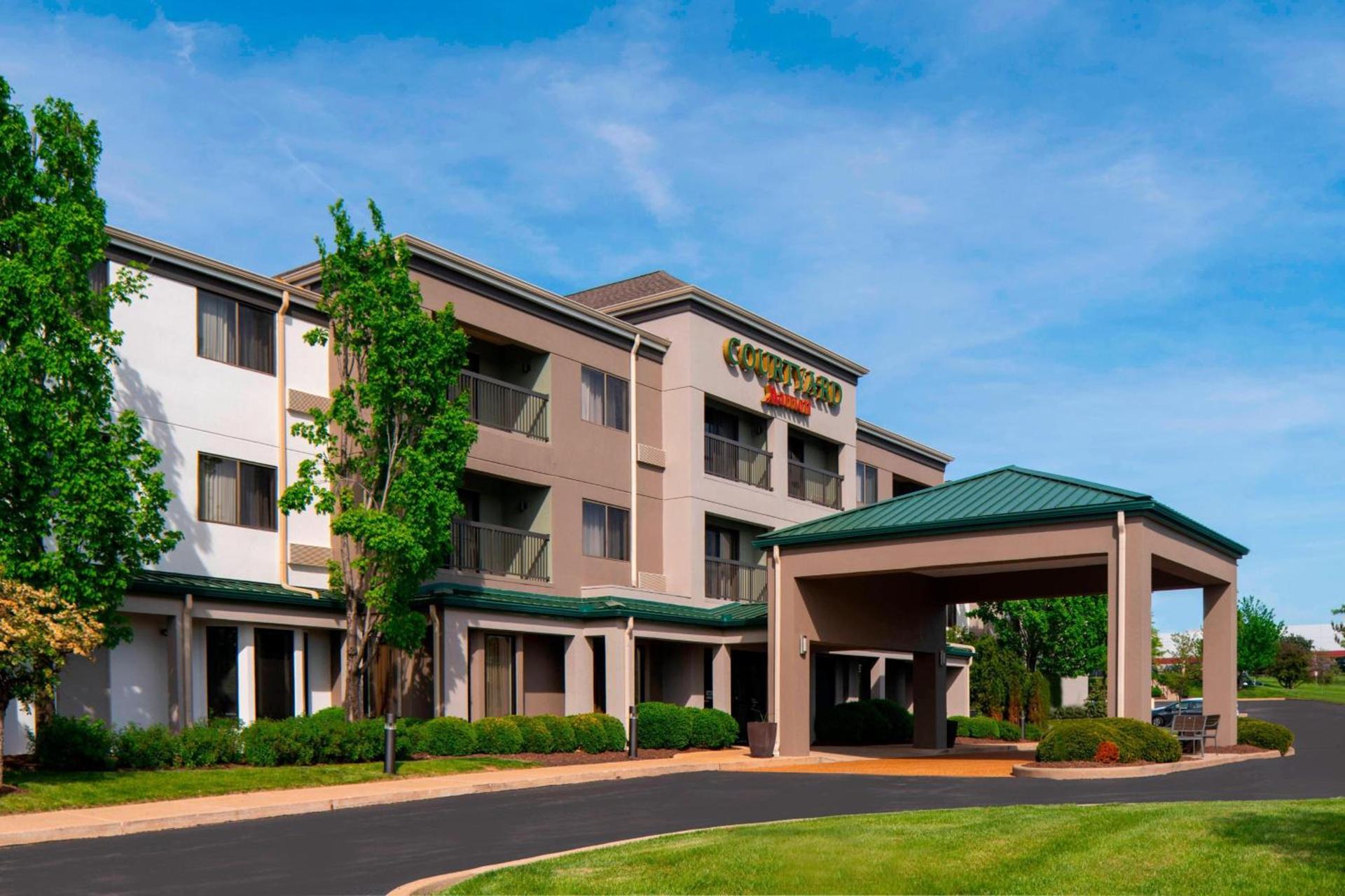 Courtyard St. Louis Airport/Earth City — hotel in Bridgeton