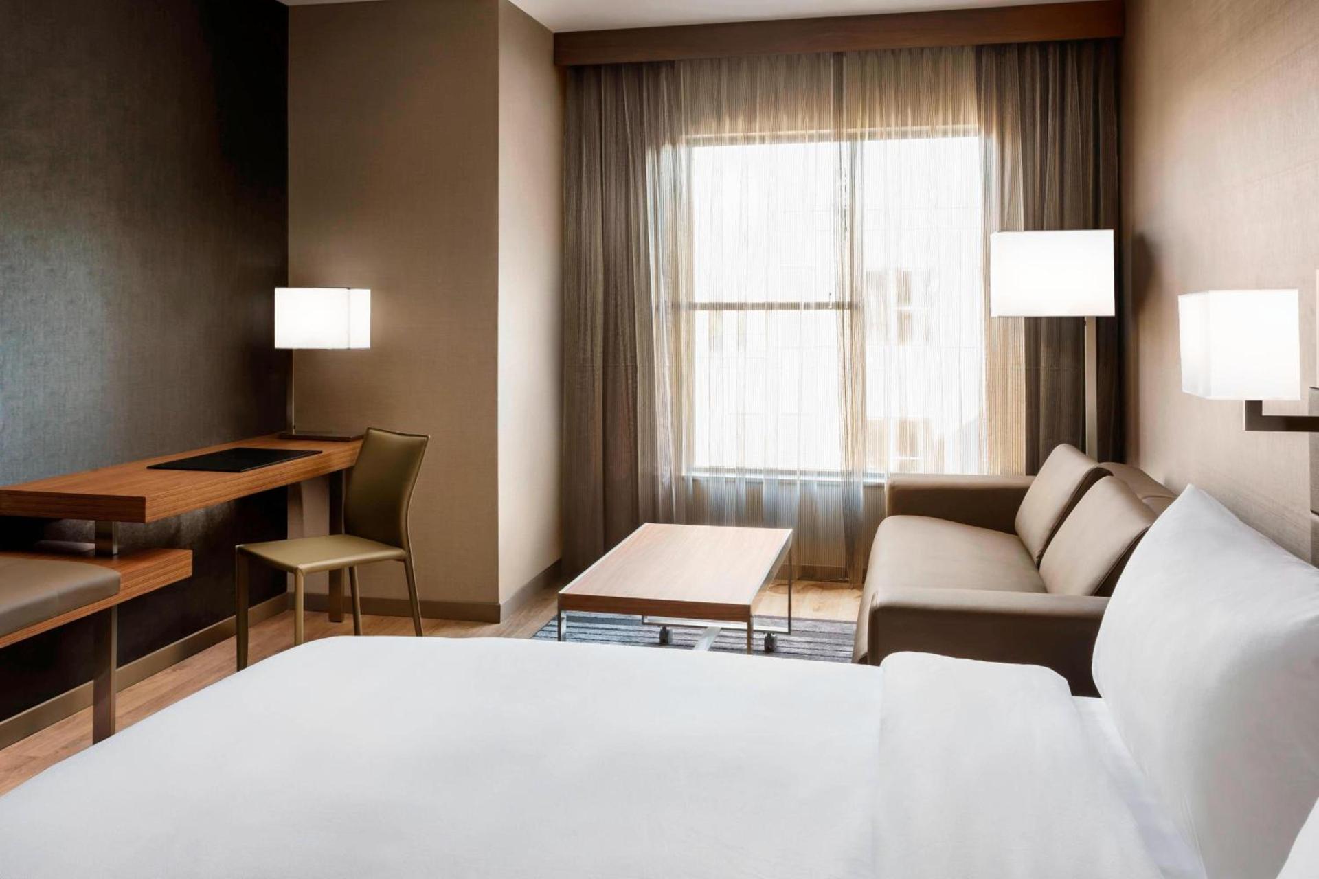 AC Hotel by Marriott Chapel Hill Downtown photo 10