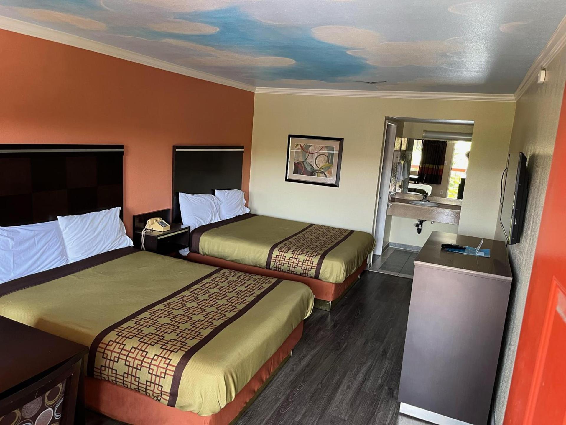 Rivera Inn & Suites Motel photo 12