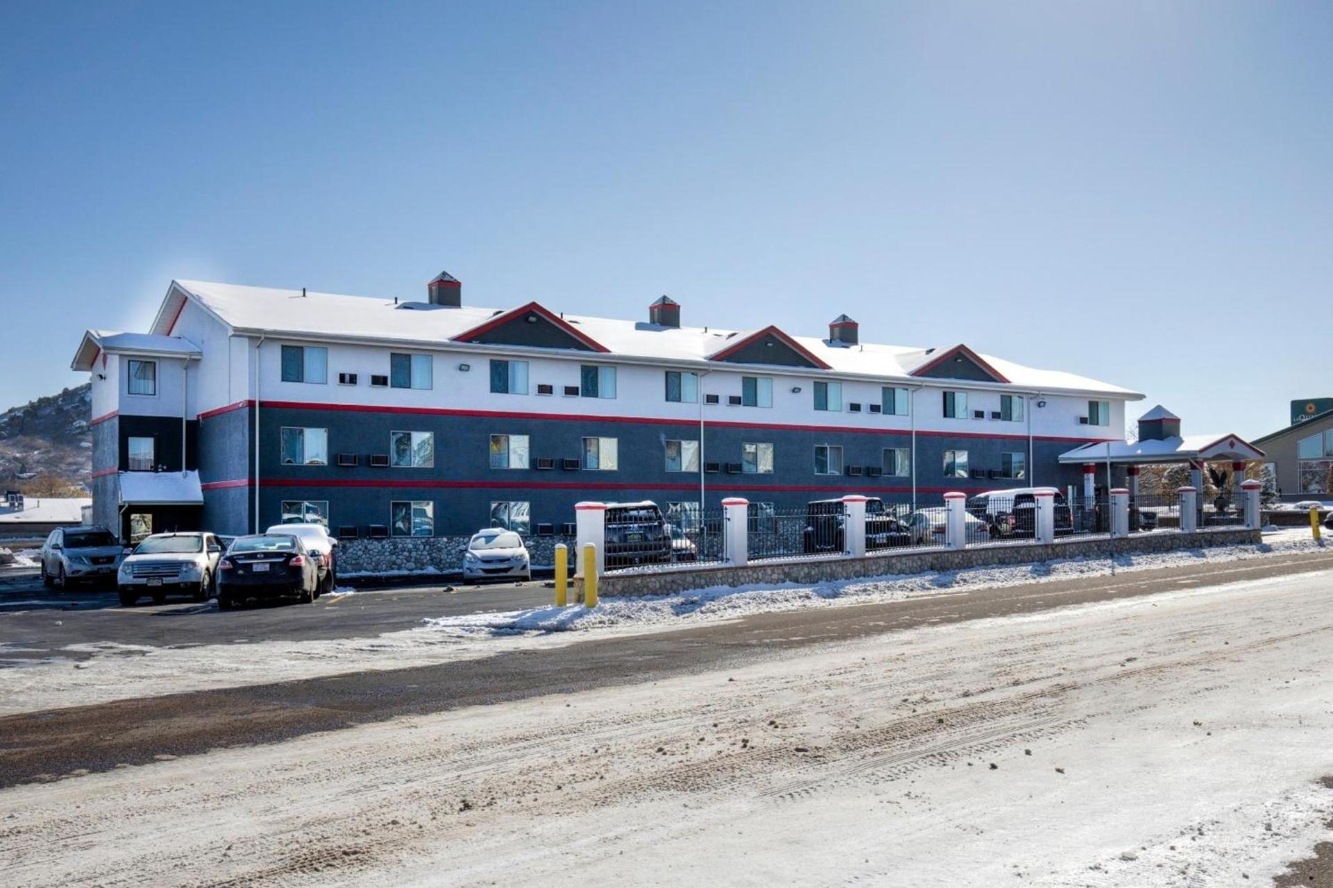 OYO Hotel Castle Rock CO Downtown photo 28