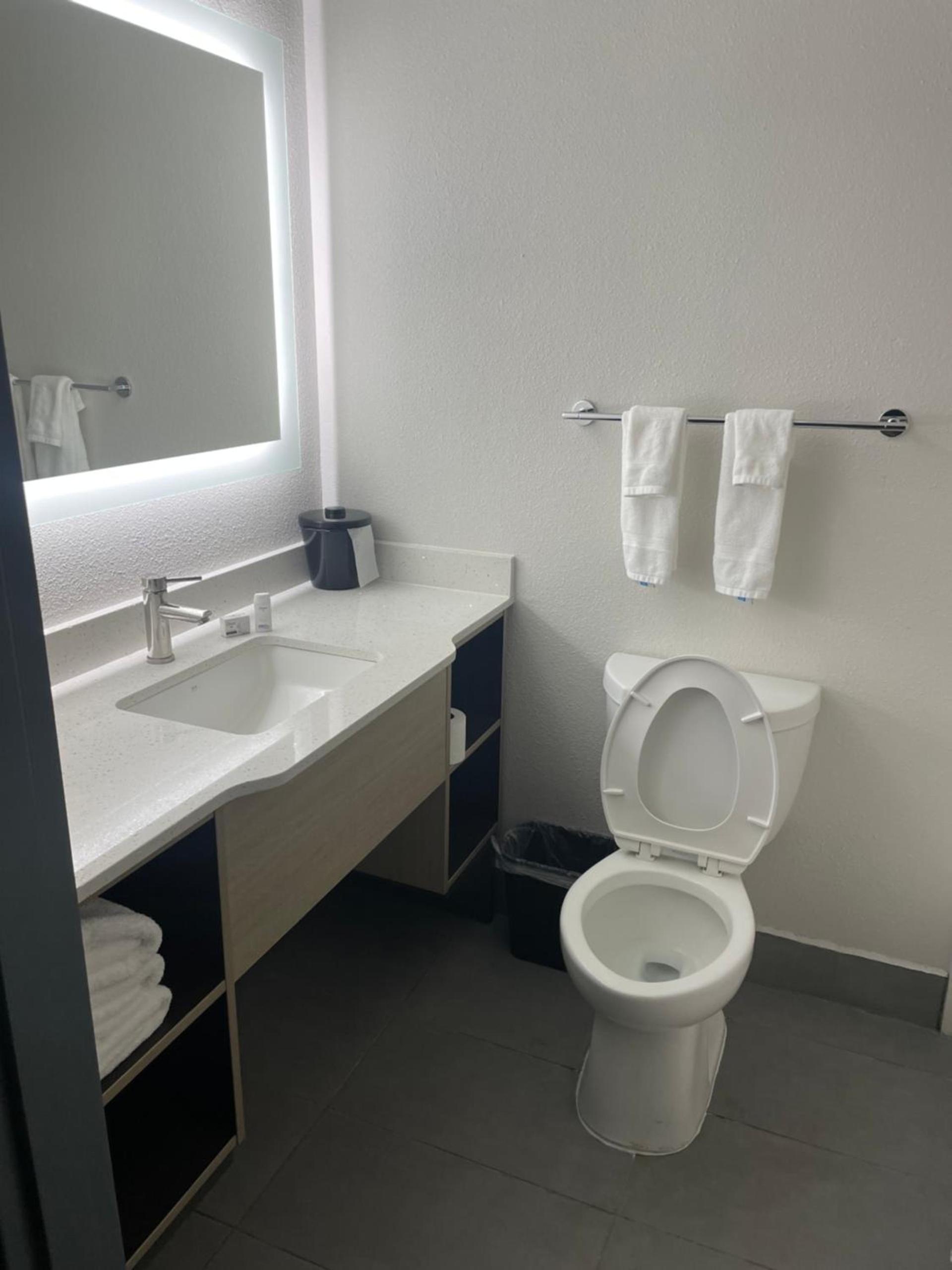 Wingate by Wyndham Savannah Gateway photo 15