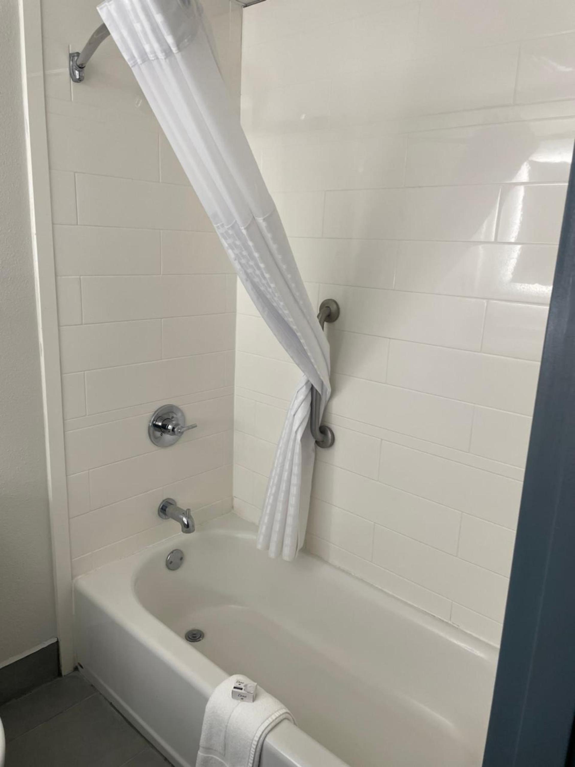 Wingate by Wyndham Savannah Gateway photo 17