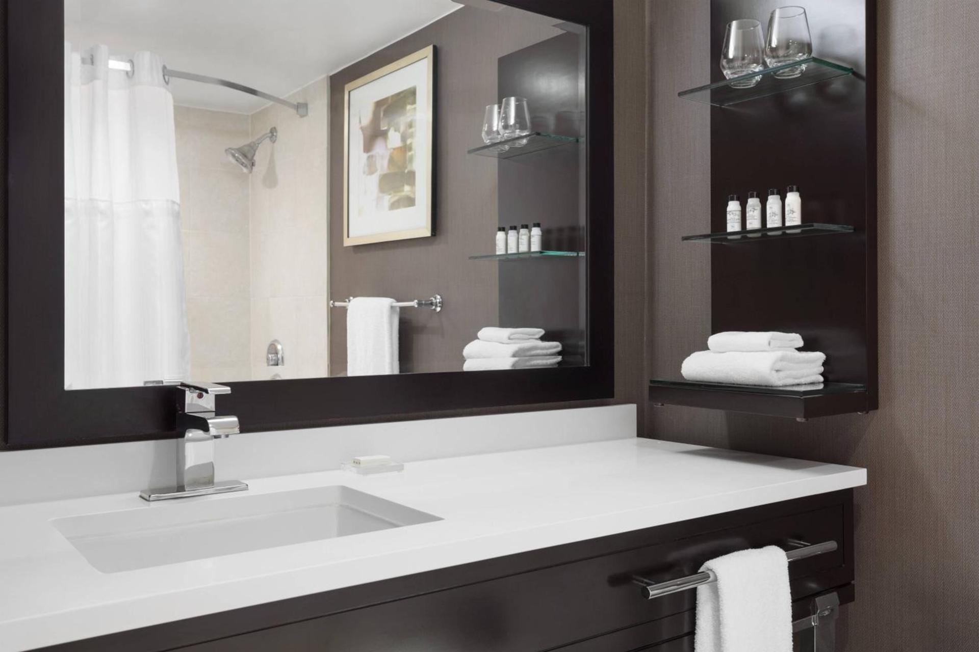 Delta Hotels by Marriott Baltimore North photo 12