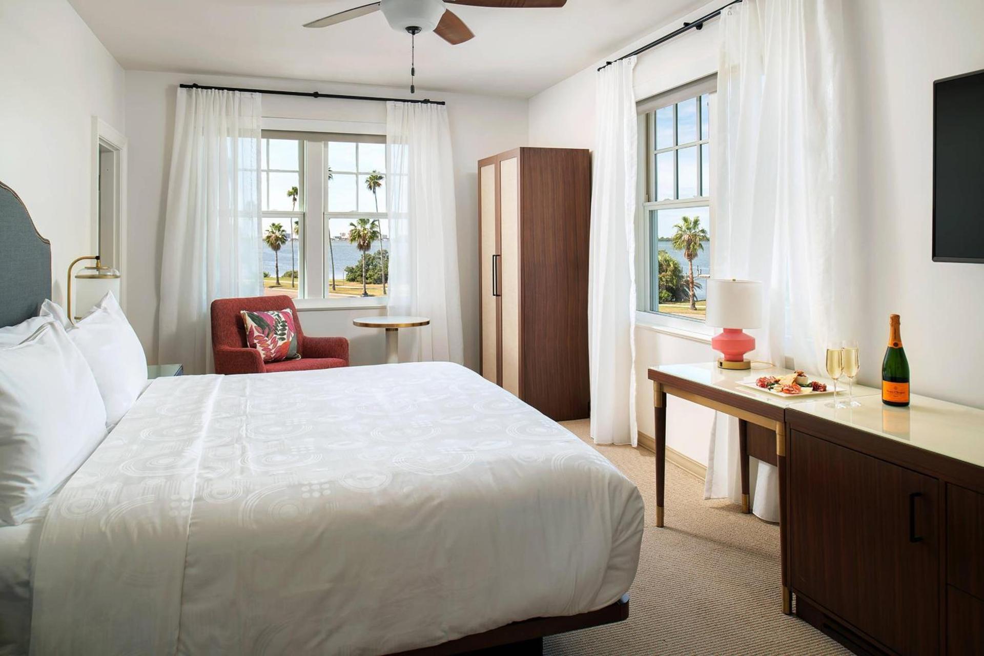 Fenway Hotel, Autograph Collection photo 9