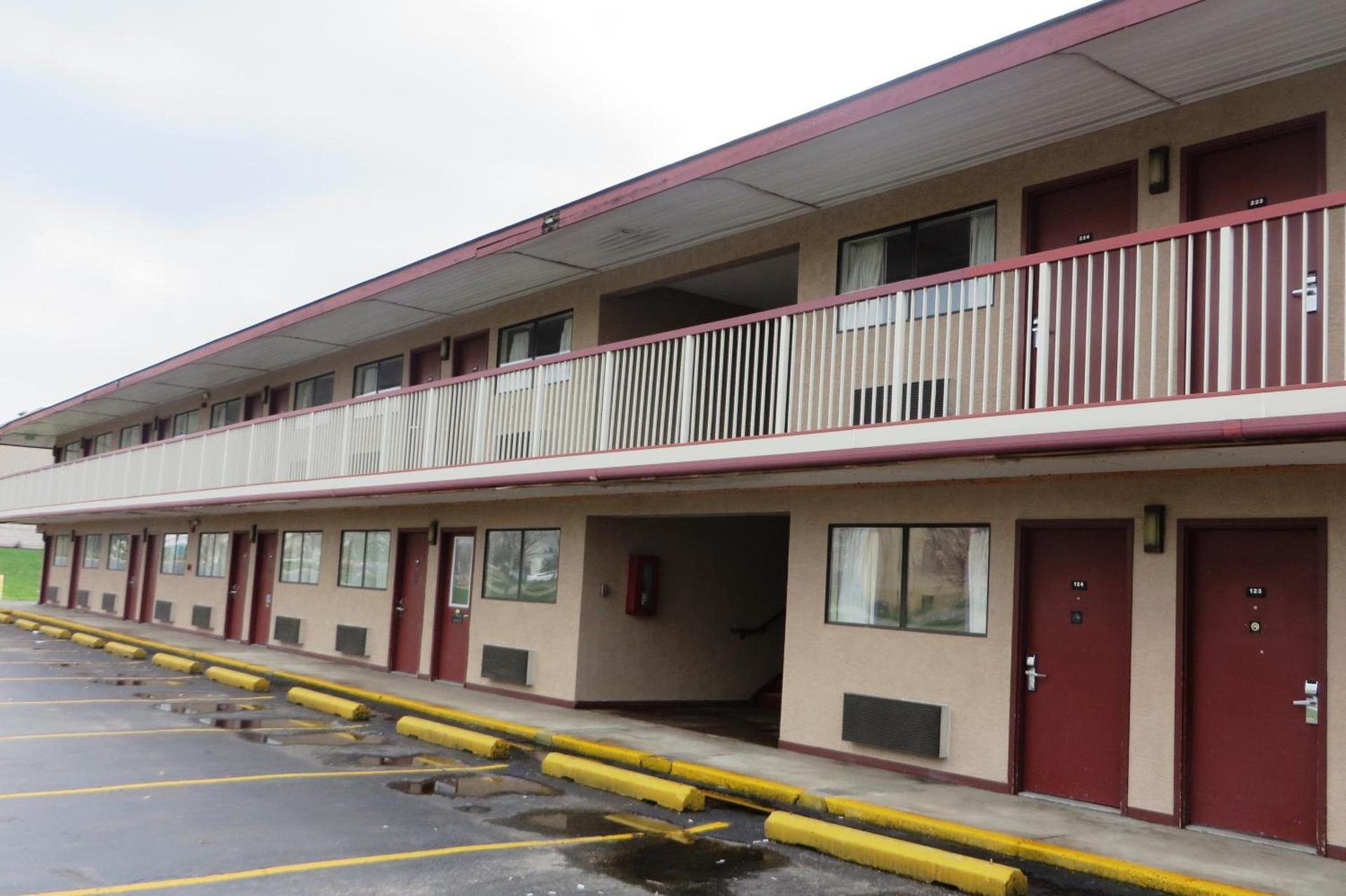 Days Inn by Wyndham Plainfield photo 19