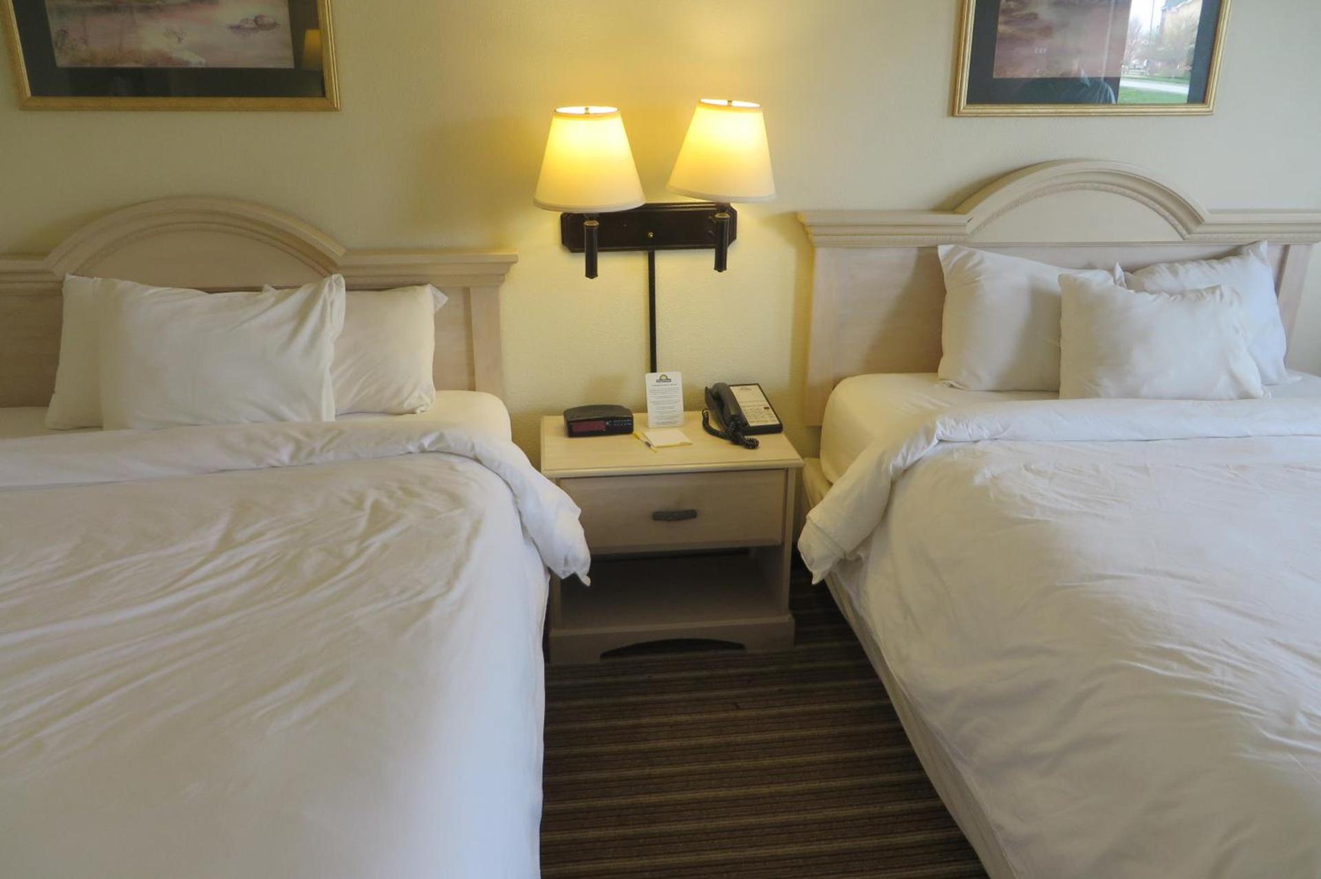 Days Inn by Wyndham Plainfield photo 8