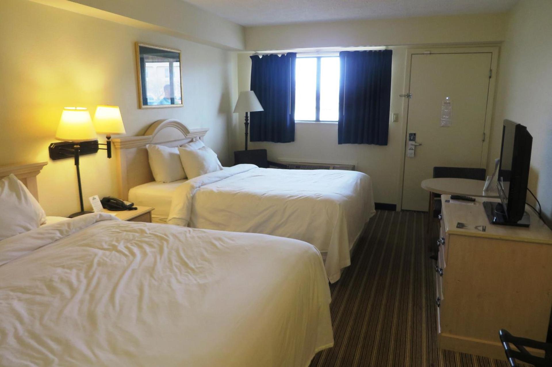 Days Inn by Wyndham Plainfield photo 29