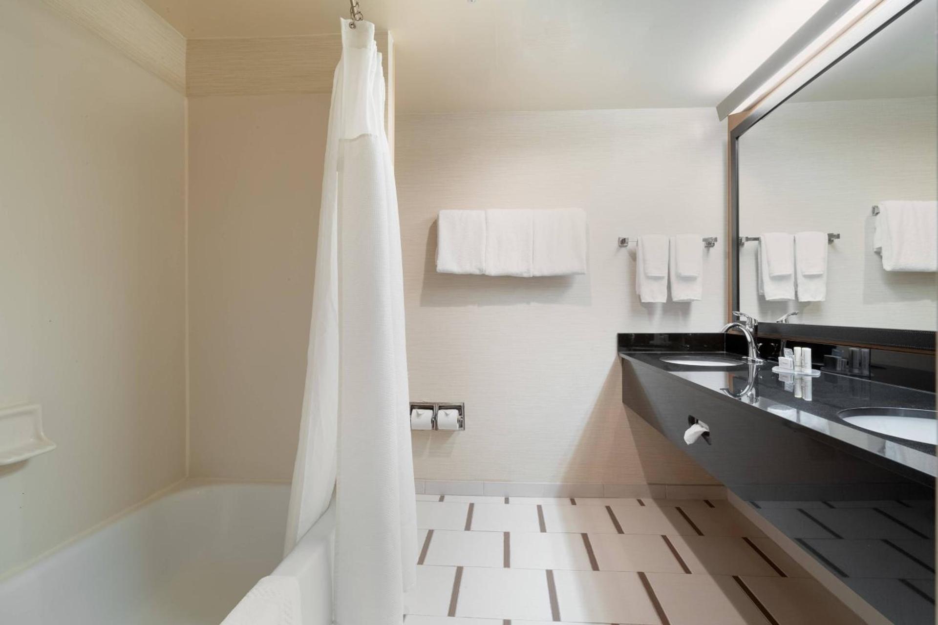 Fairfield Inn by Marriott Laurel photo 10