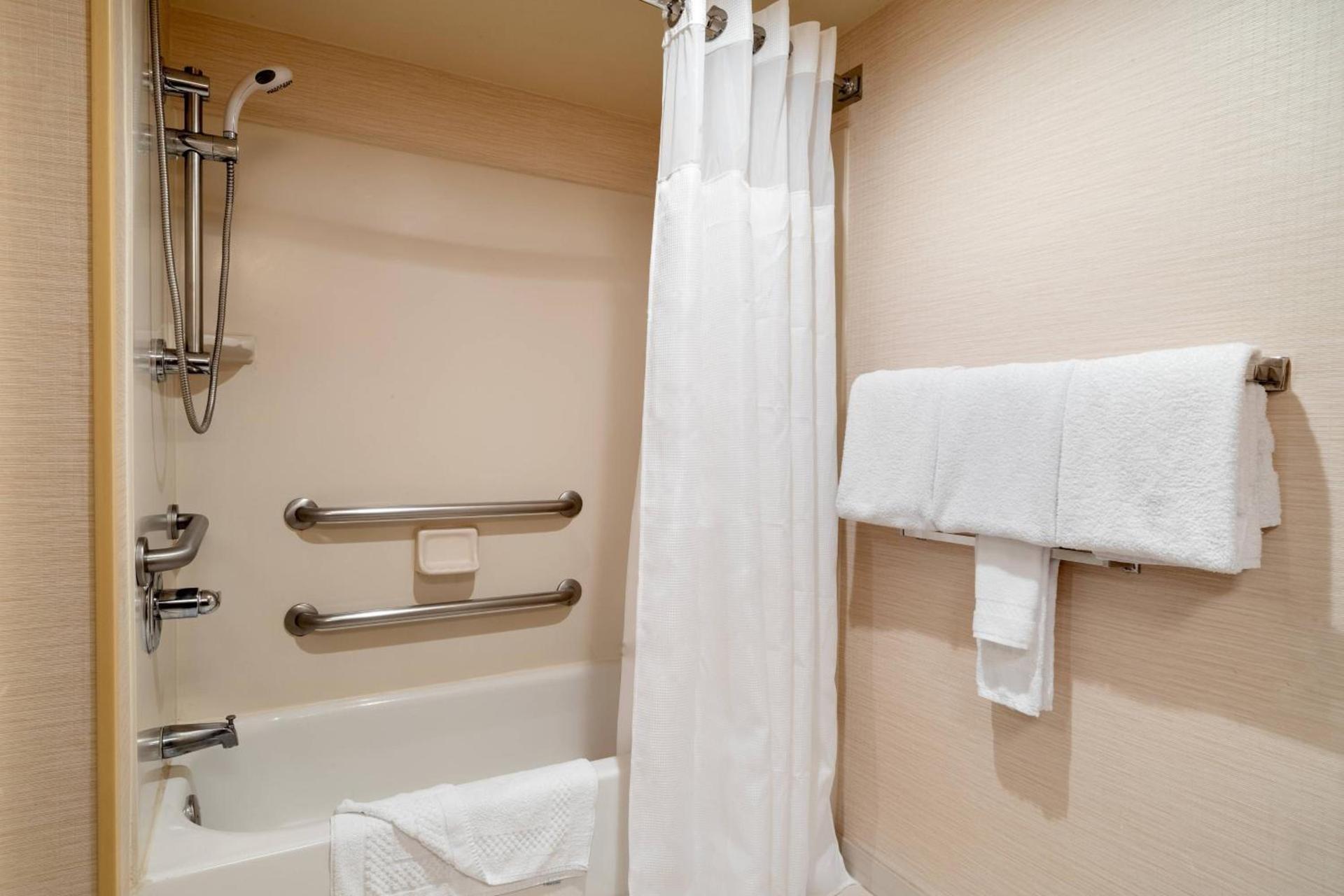 Fairfield Inn by Marriott Laurel photo 12