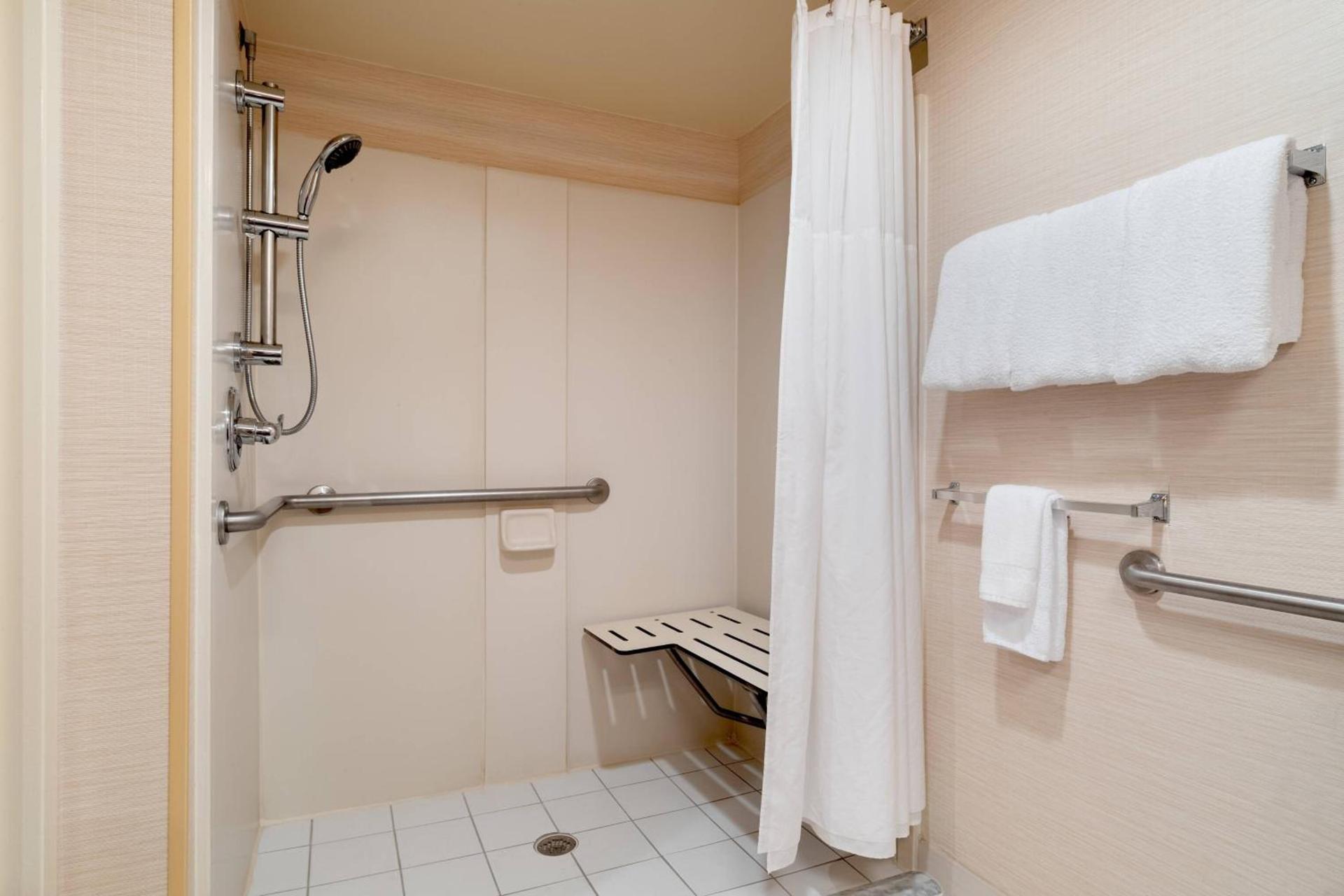 Fairfield Inn by Marriott Laurel photo 13