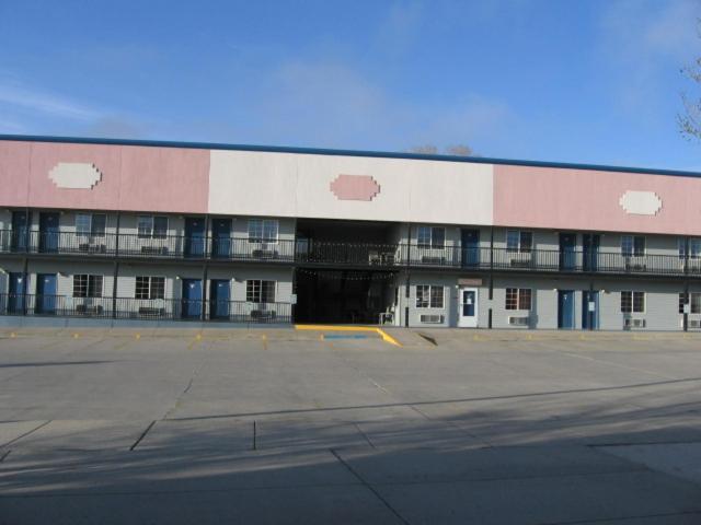 Little Bear Motel — hotel in Green River