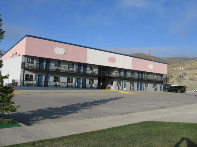 Little Bear Motel photo 8