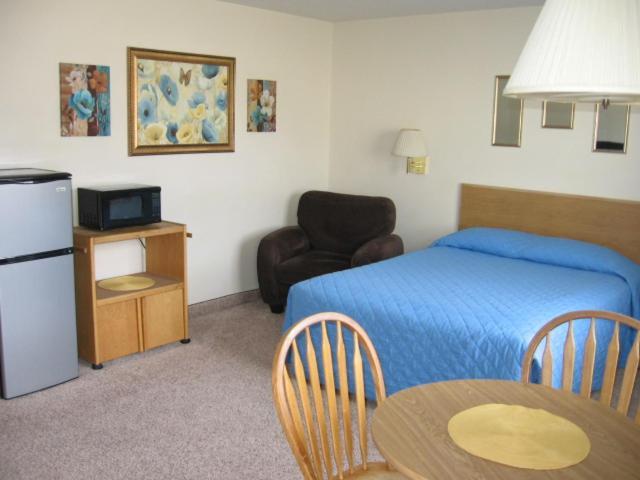Little Bear Motel photo 11