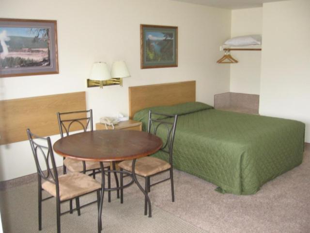 Little Bear Motel photo 16