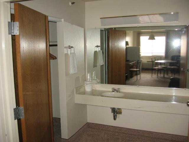 Little Bear Motel photo 33