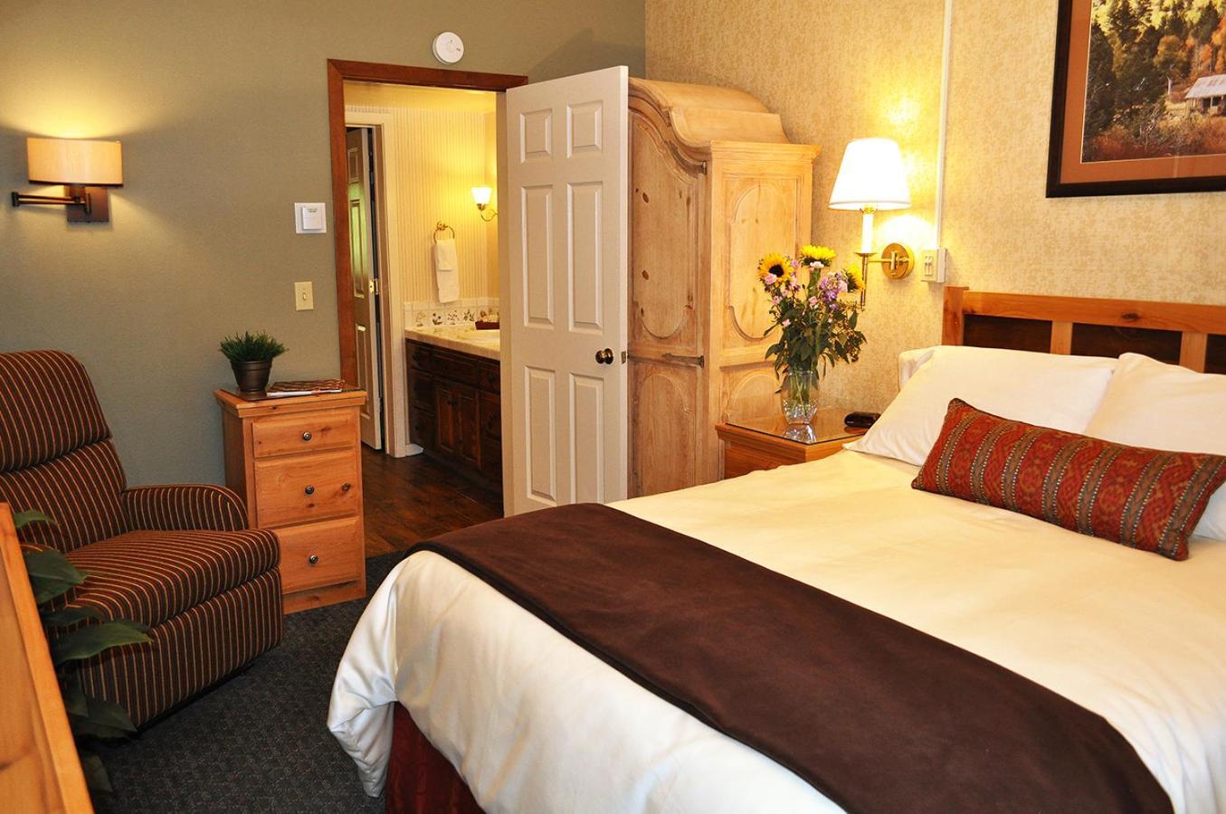 GetAways at Olympic Village Inn photo 2