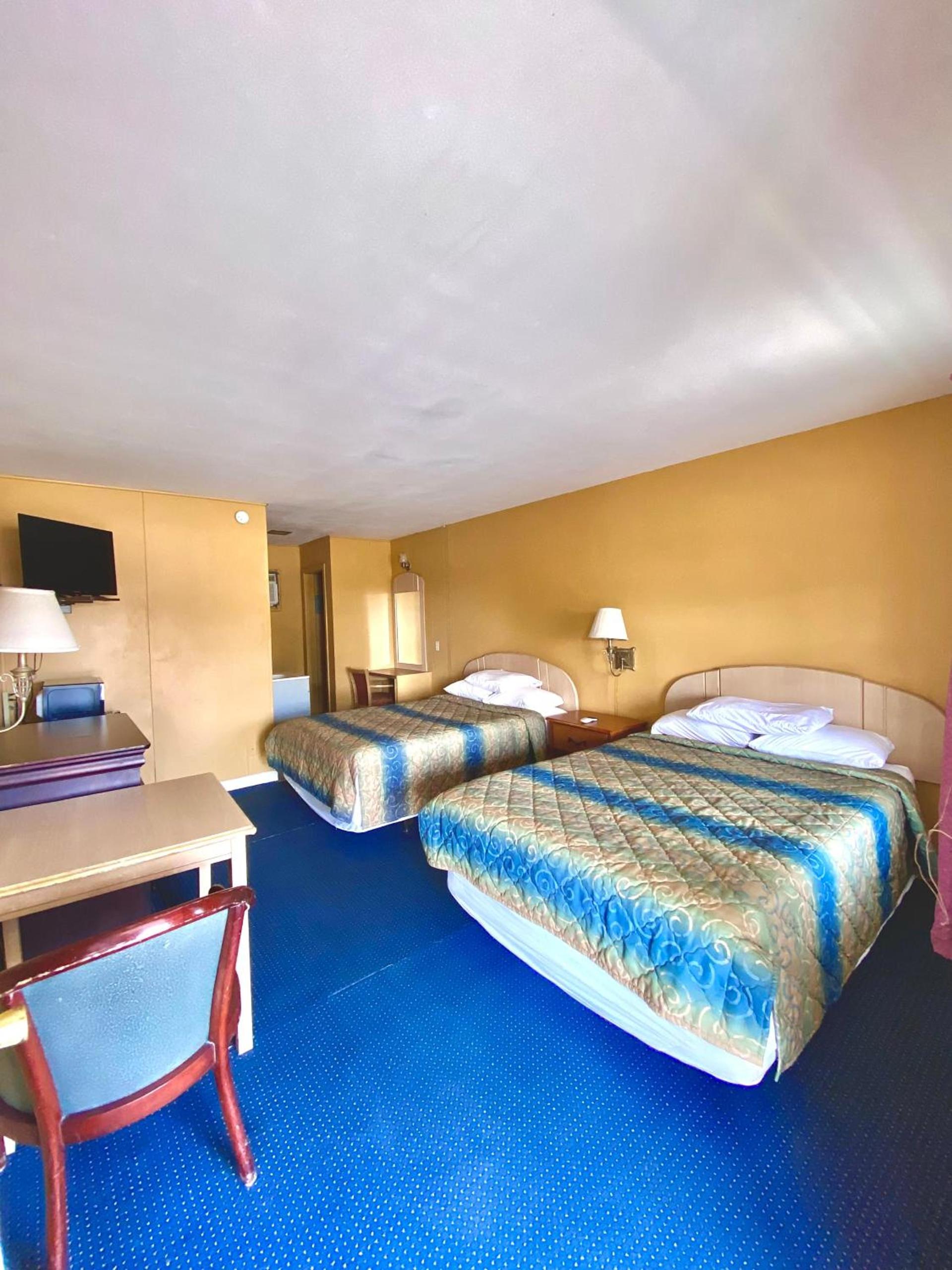 Tropic Motel photo 10