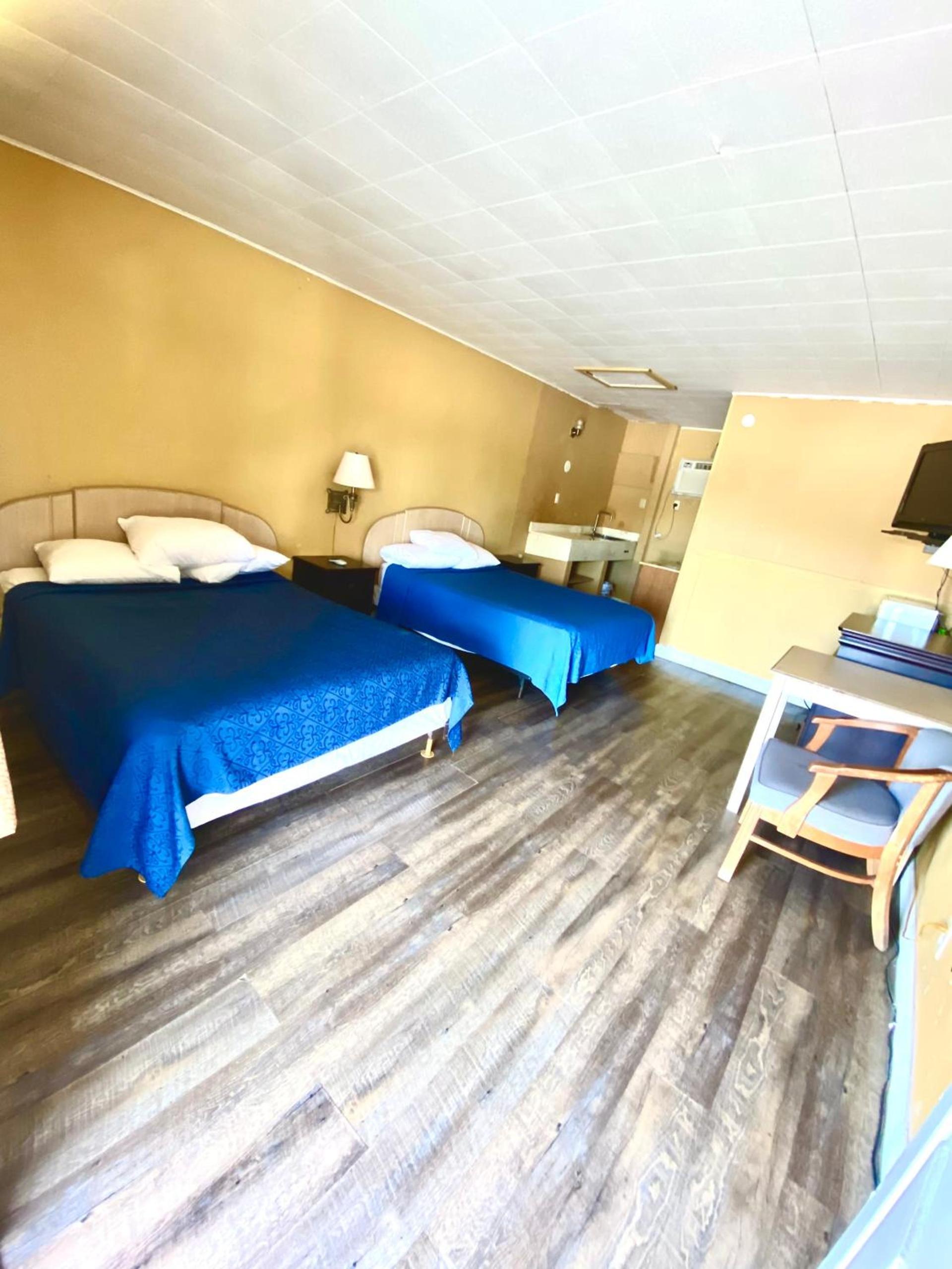 Tropic Motel photo 5