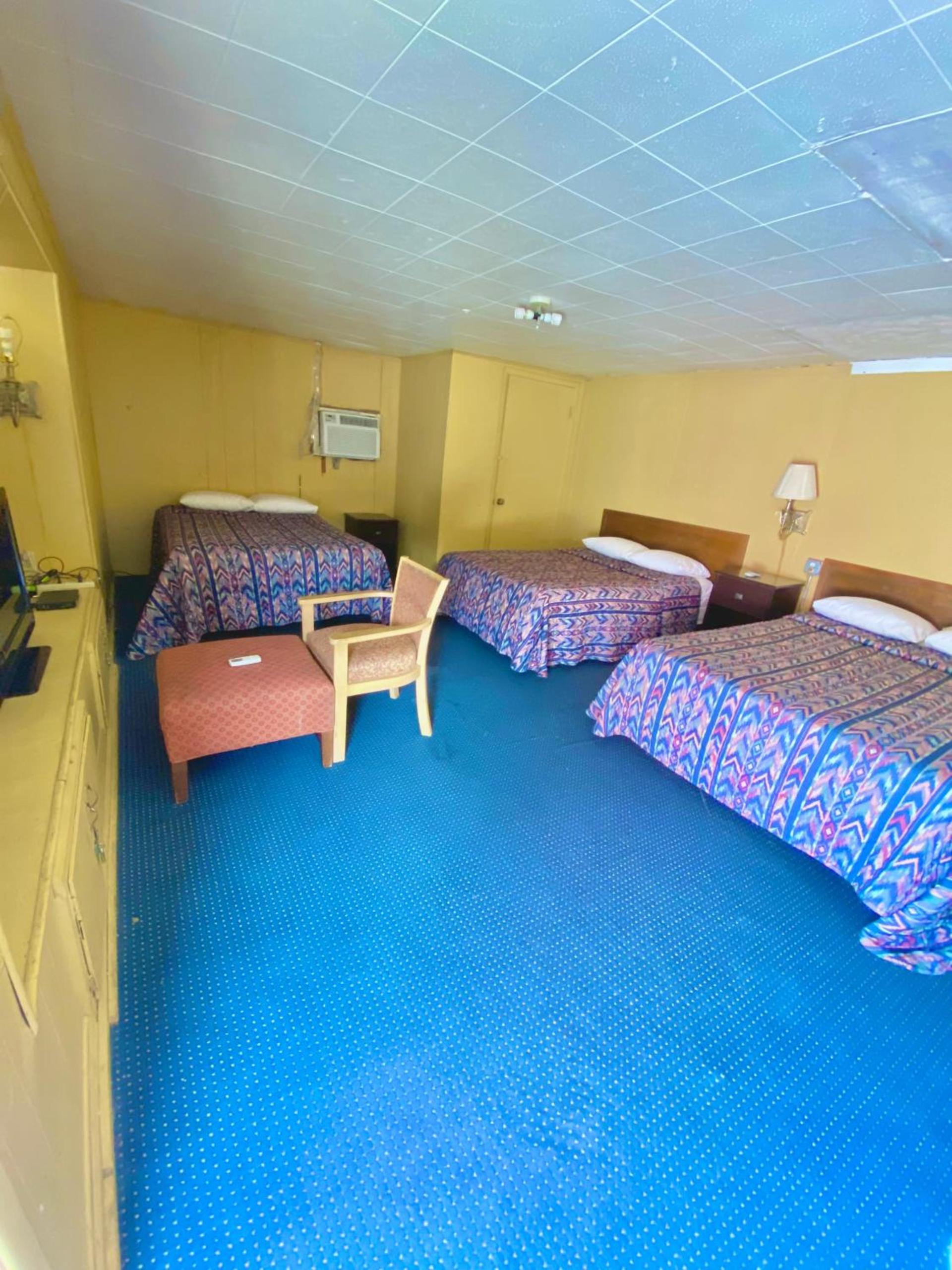 Tropic Motel photo 3