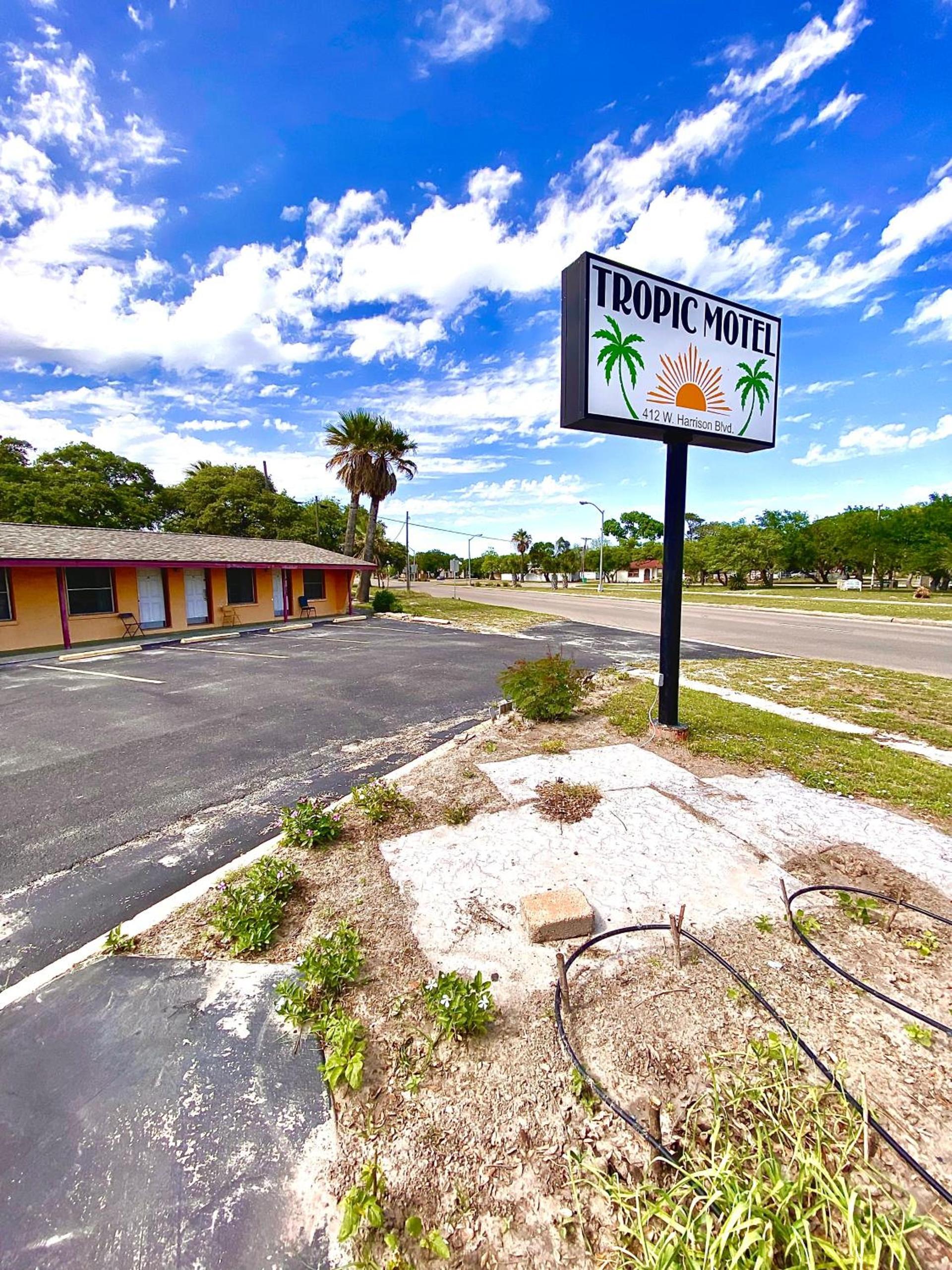 Tropic Motel photo 2