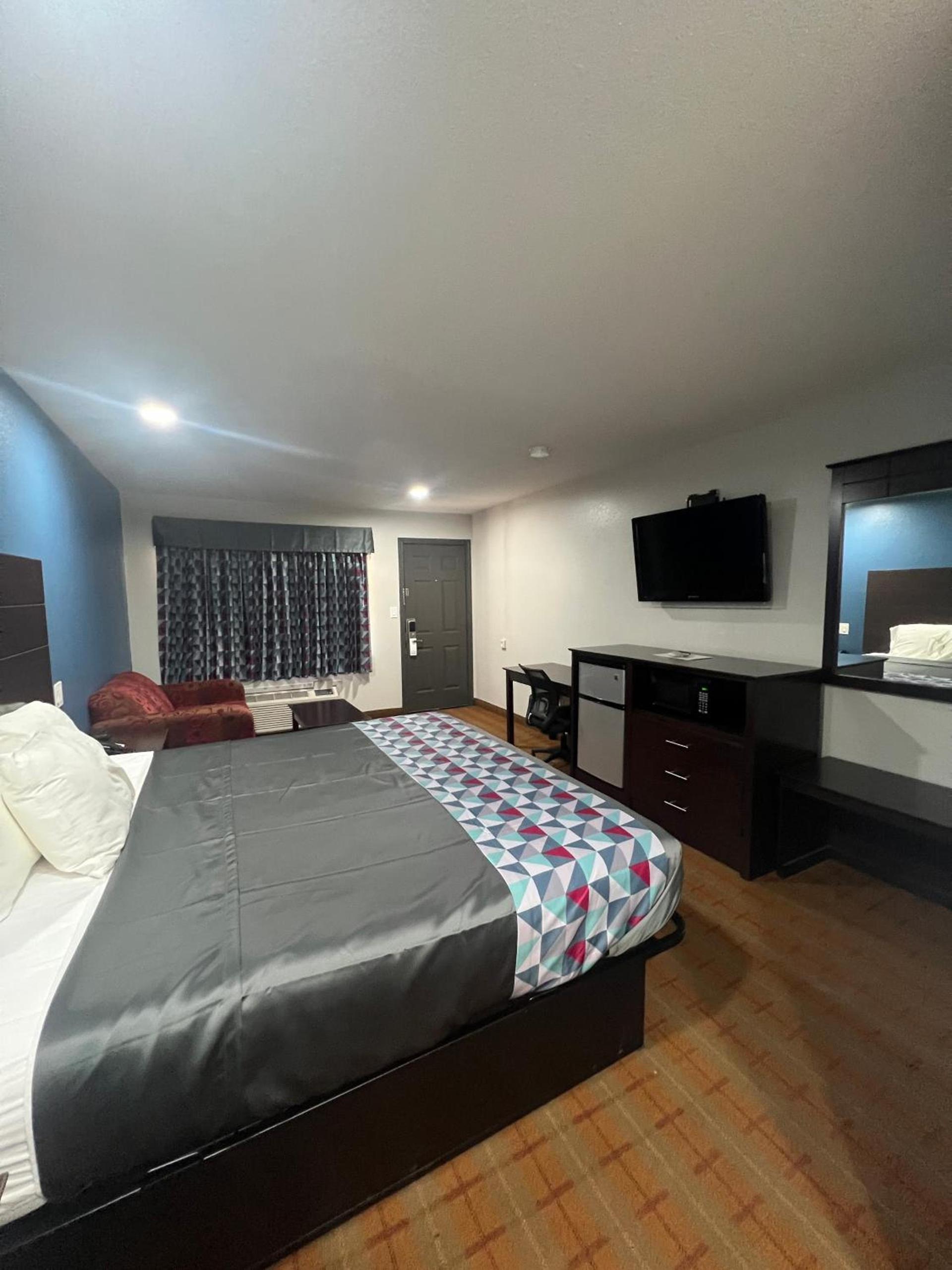 Economy Inn Ashdown photo 7