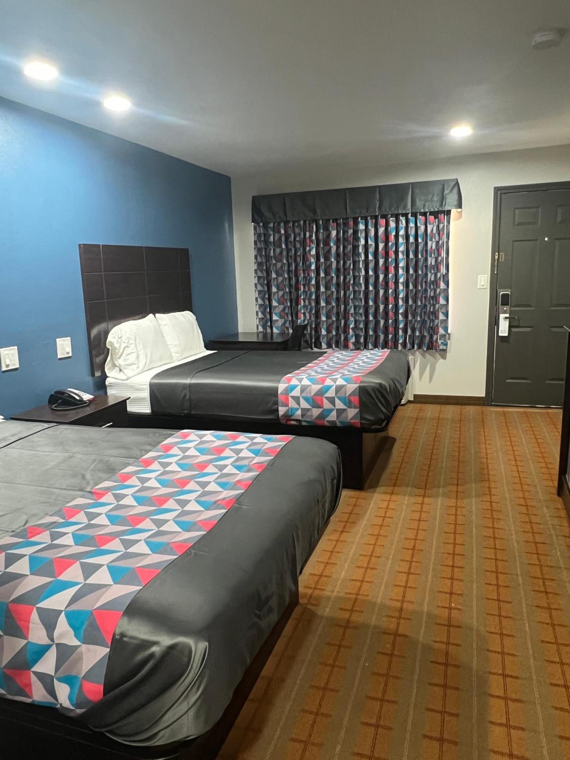 Economy Inn Ashdown photo 10