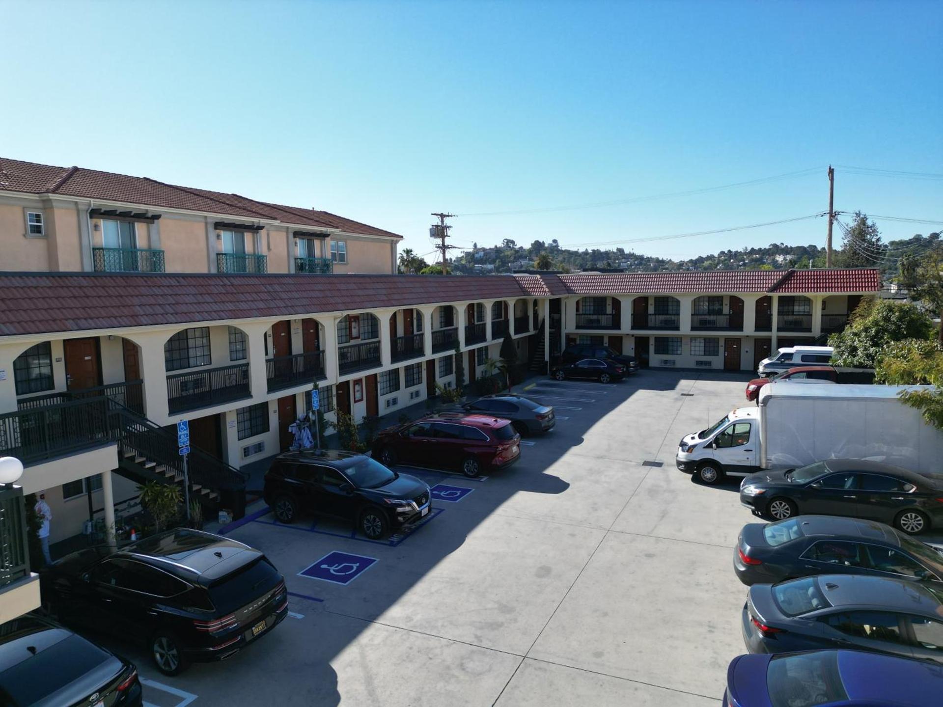Chariot Inn Glendale - Pasadena photo 13