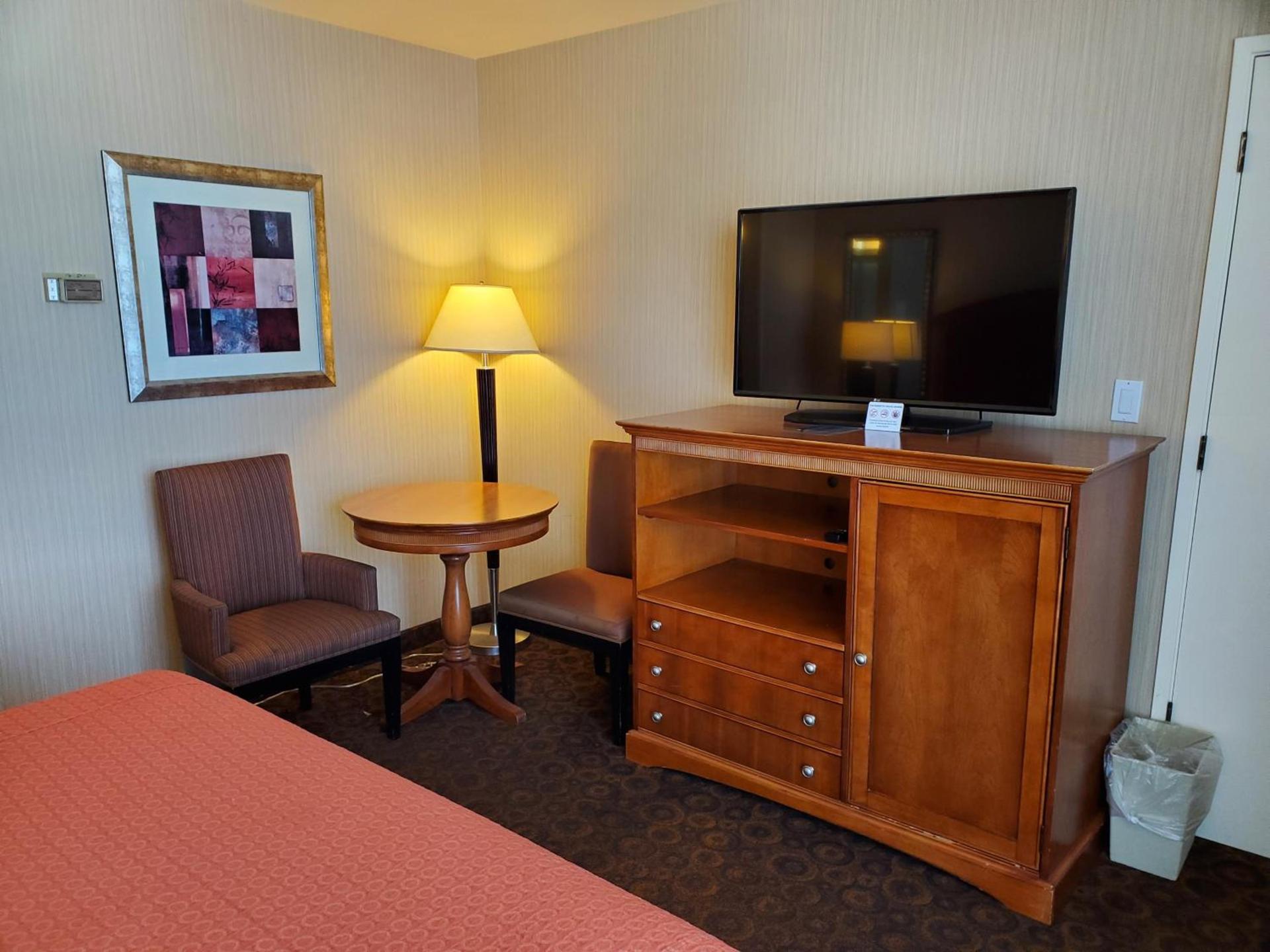 Royal Pacific Motor Inn photo 22