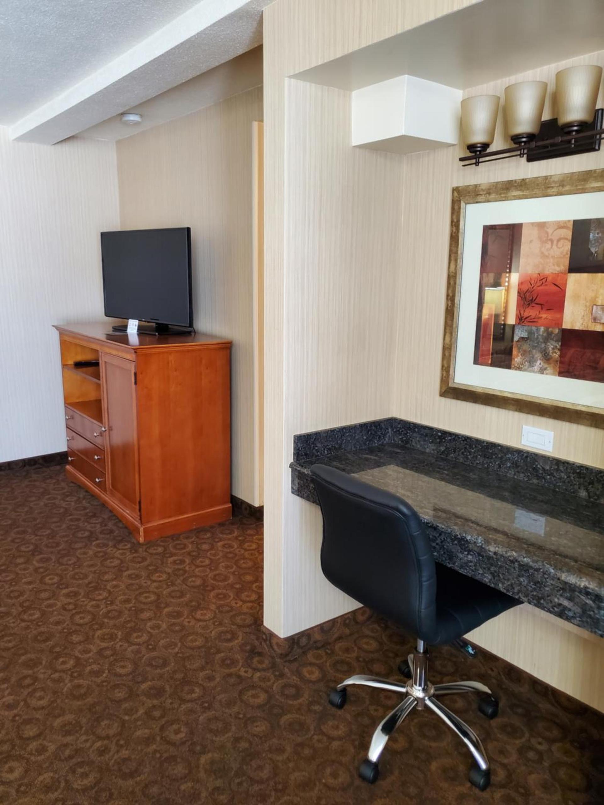 Royal Pacific Motor Inn photo 31