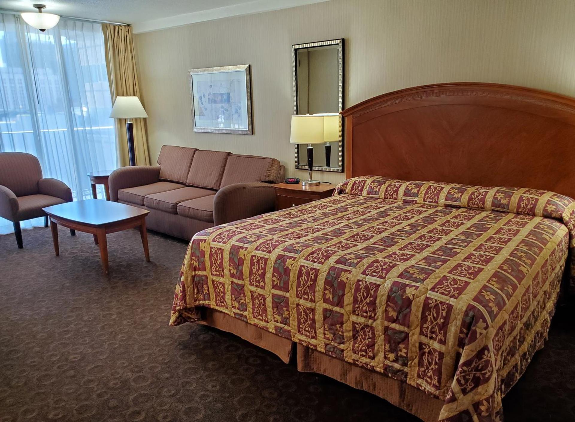 Royal Pacific Motor Inn photo 32