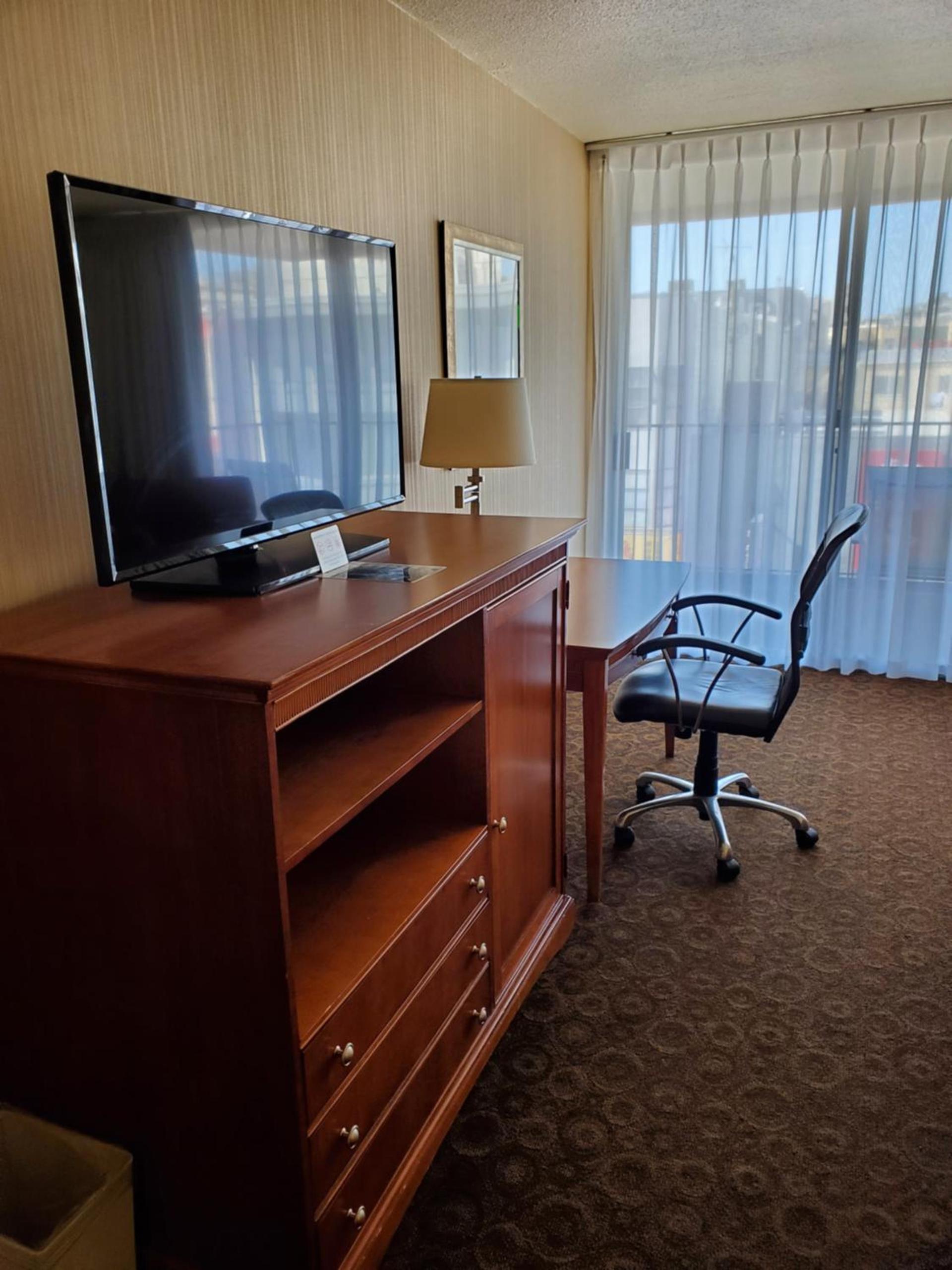 Royal Pacific Motor Inn photo 33